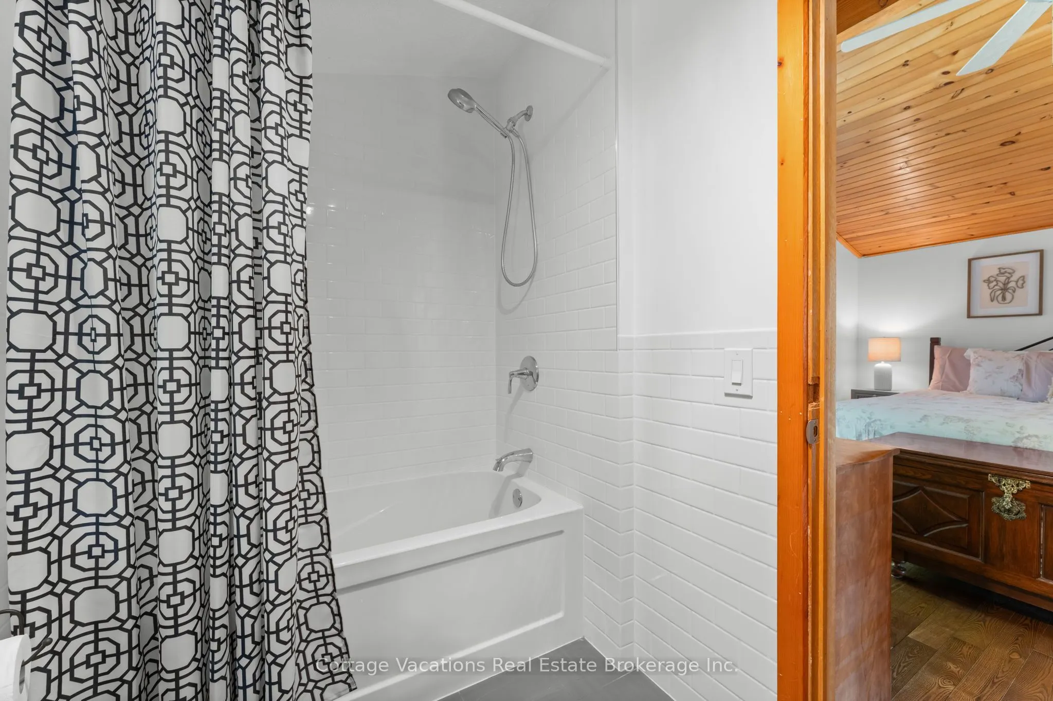 1292 Port Cunnington Road