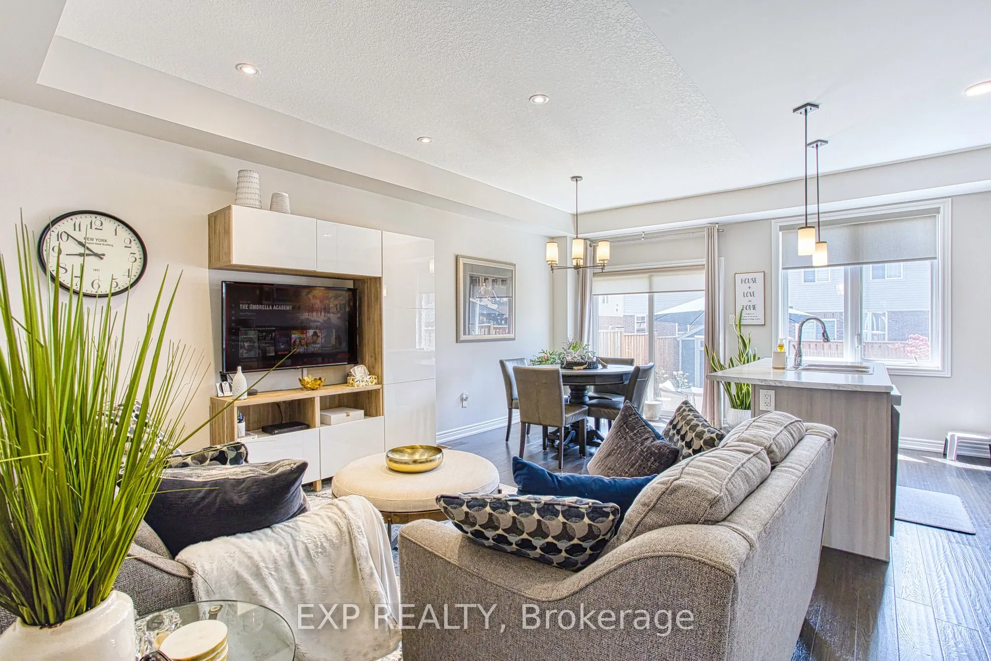 42 Pinot Crescent