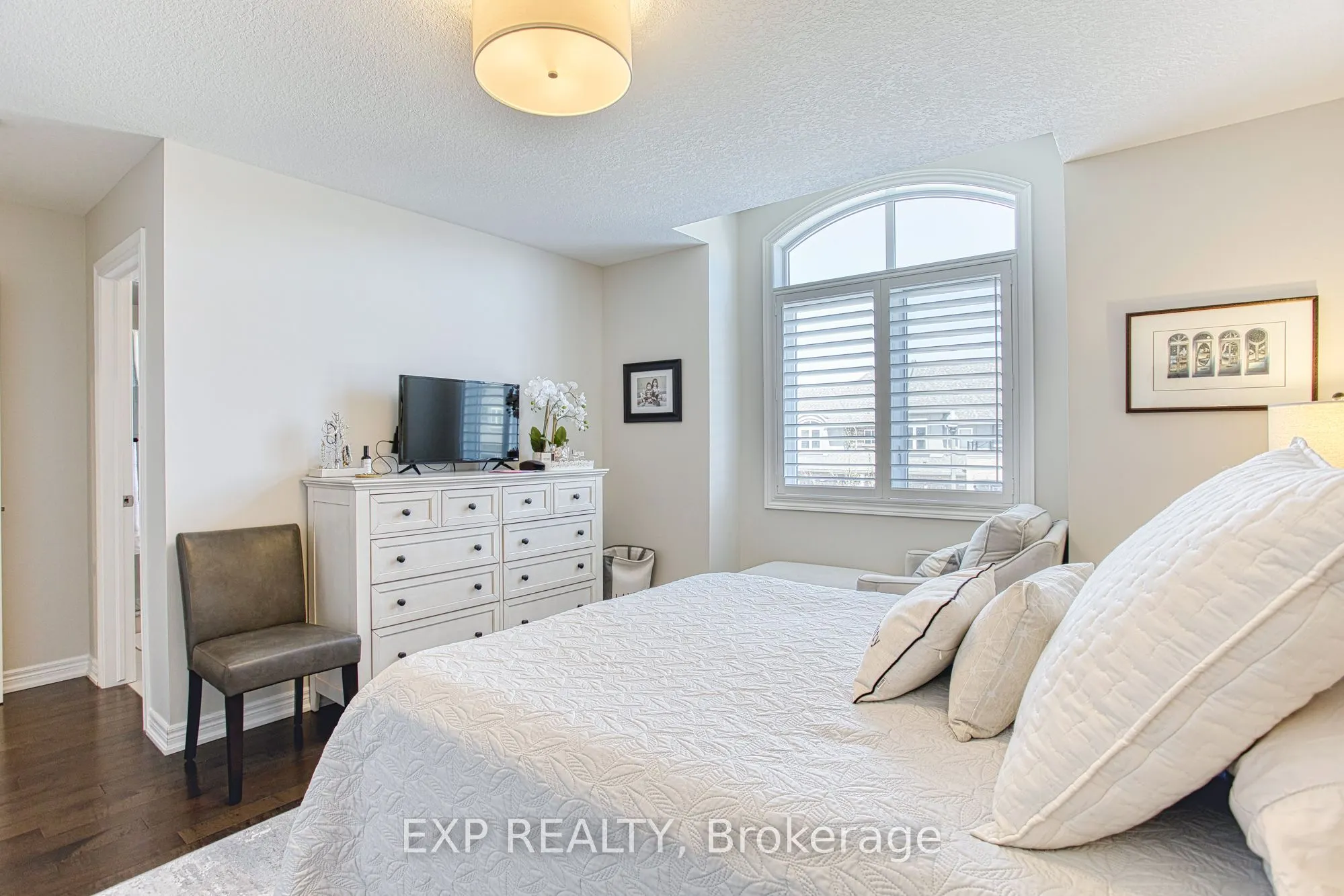 42 Pinot Crescent