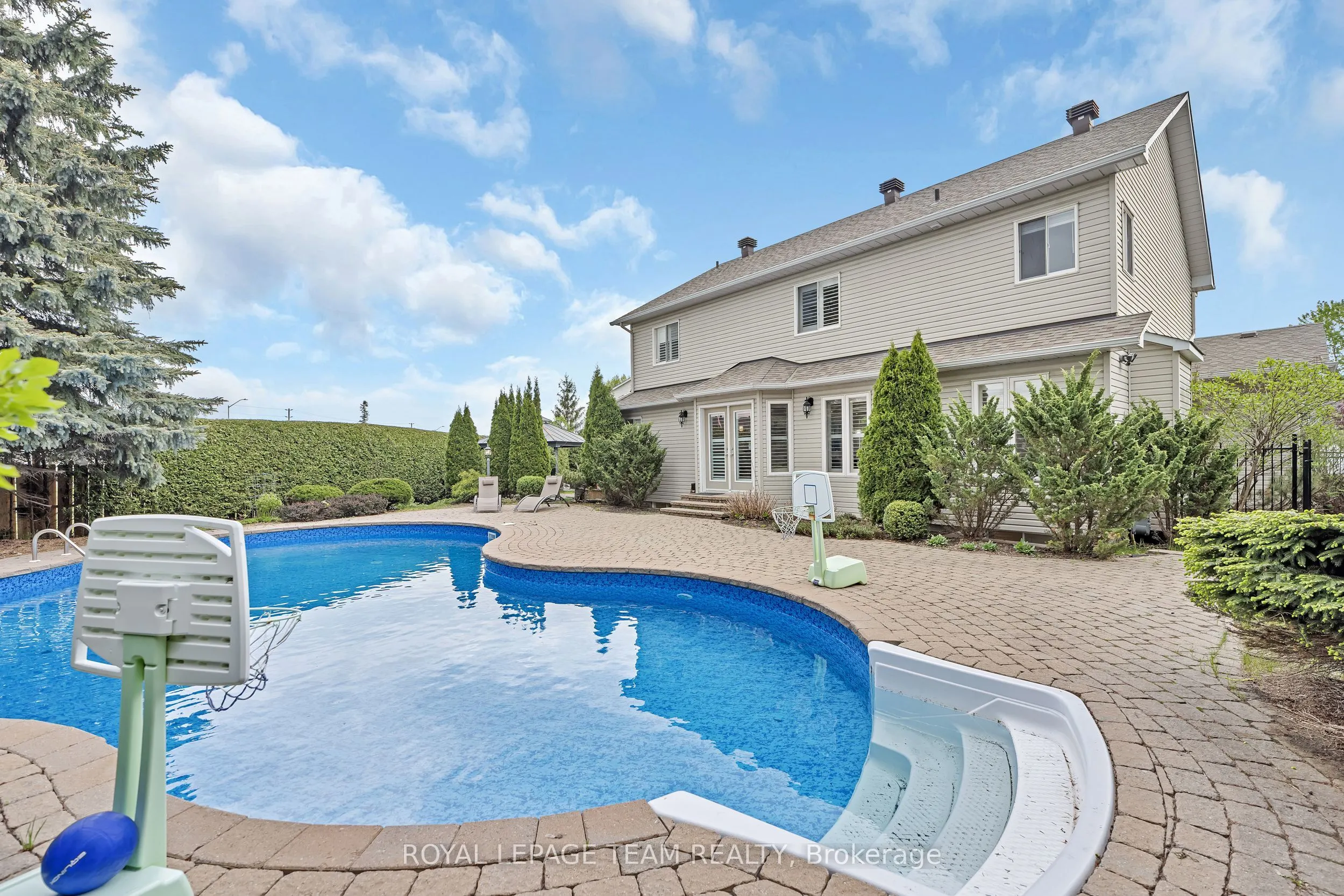 27 Heritage Grove Crescent
