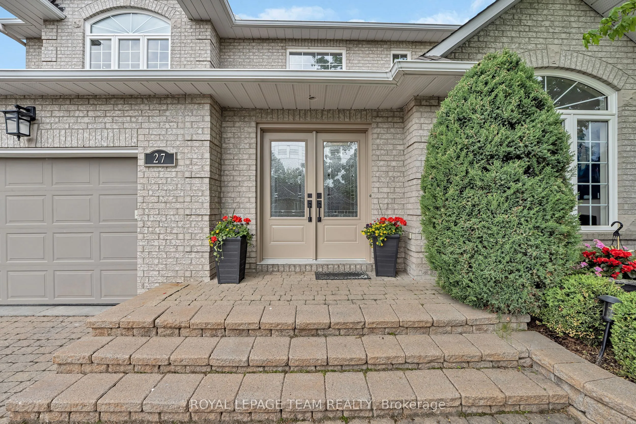 27 Heritage Grove Crescent
