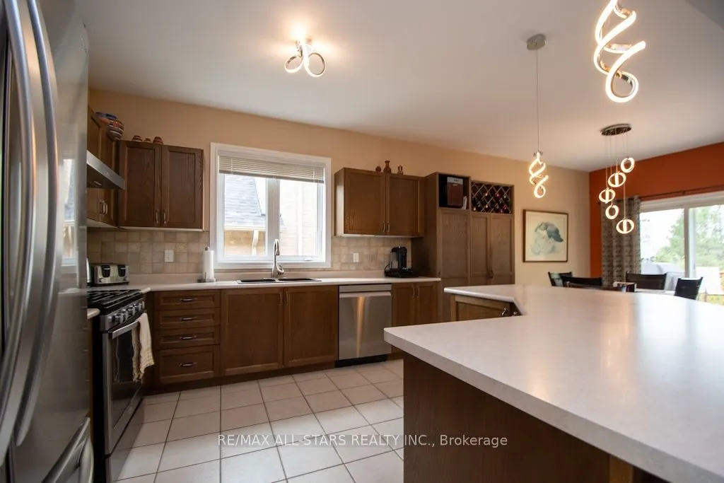 28 Ellis Crescent