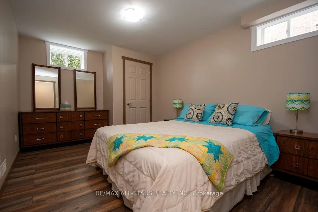 28 Ellis Crescent