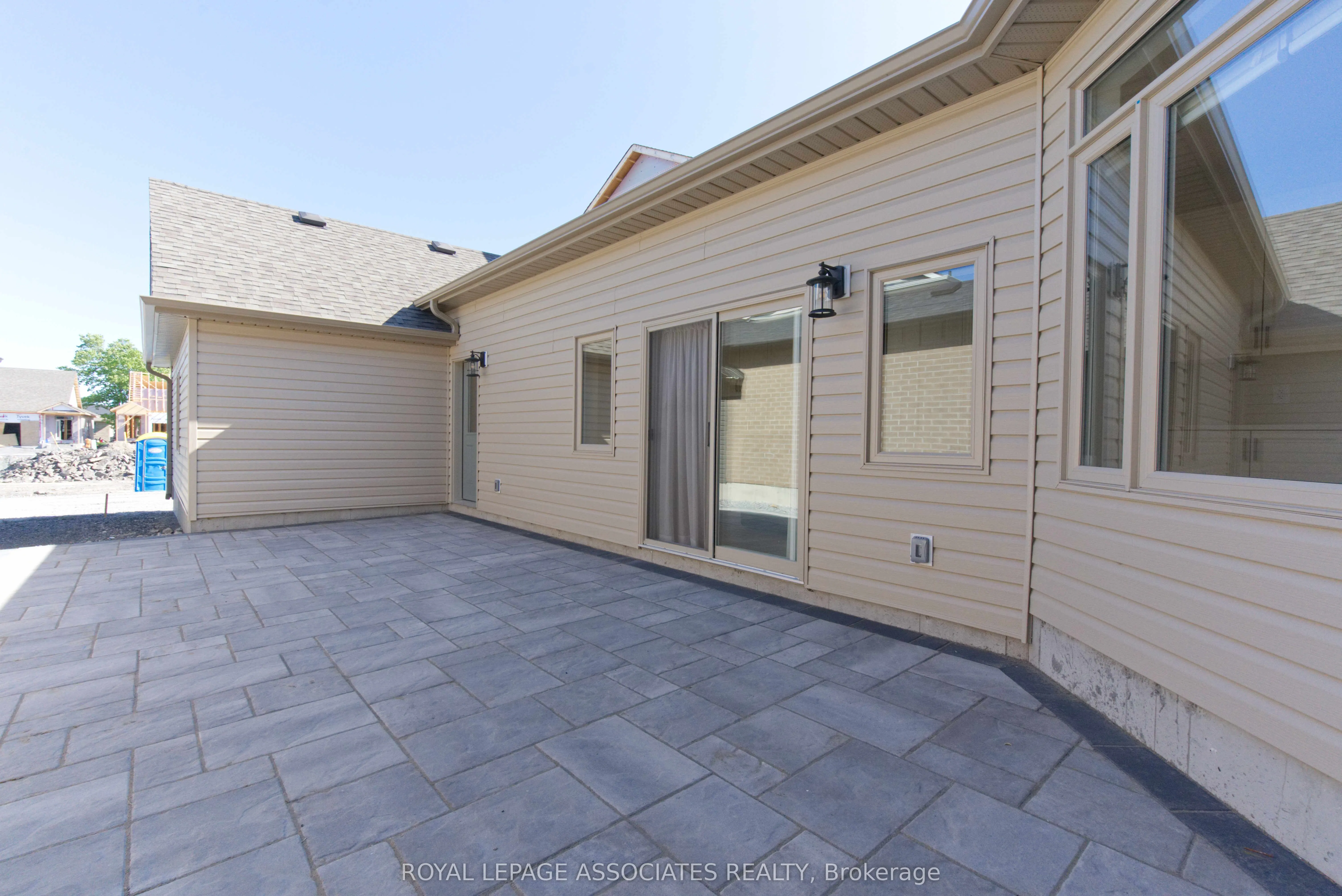 84 Riverstone Way