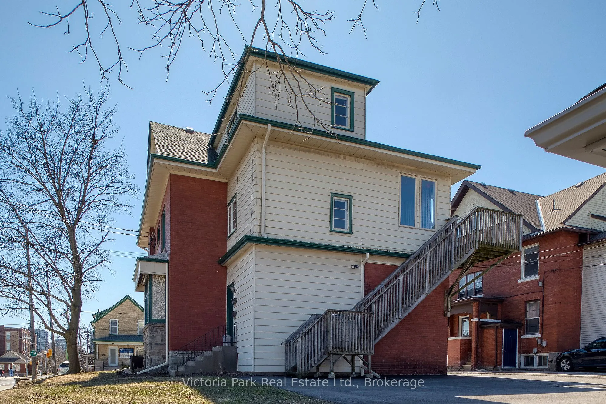 59 Regina Street N