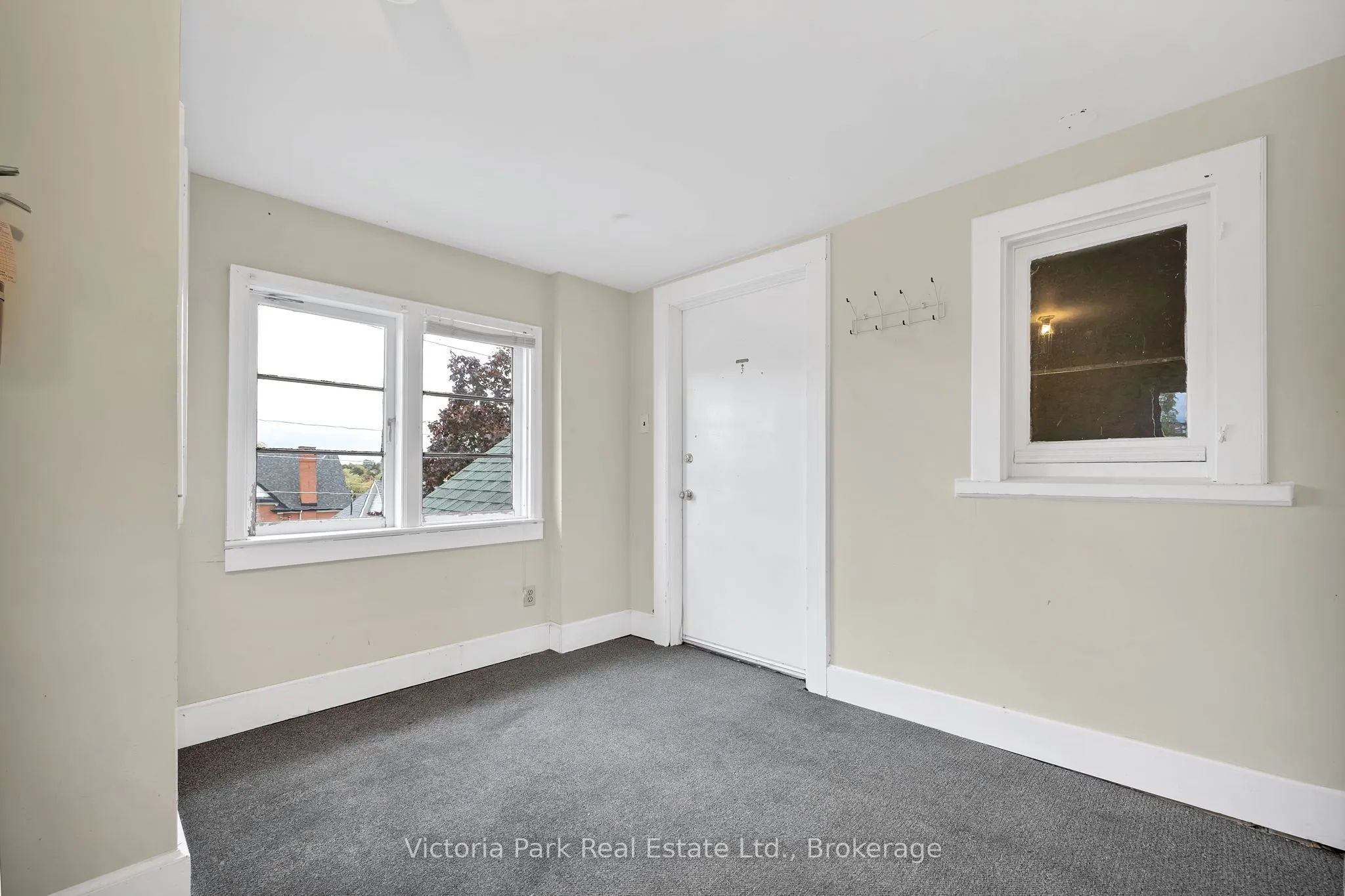 59 Regina Street N