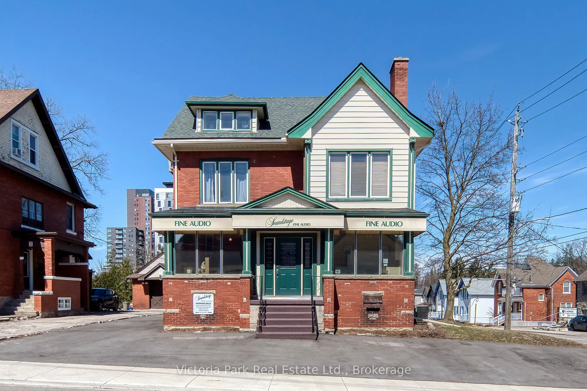 59 Regina Street N