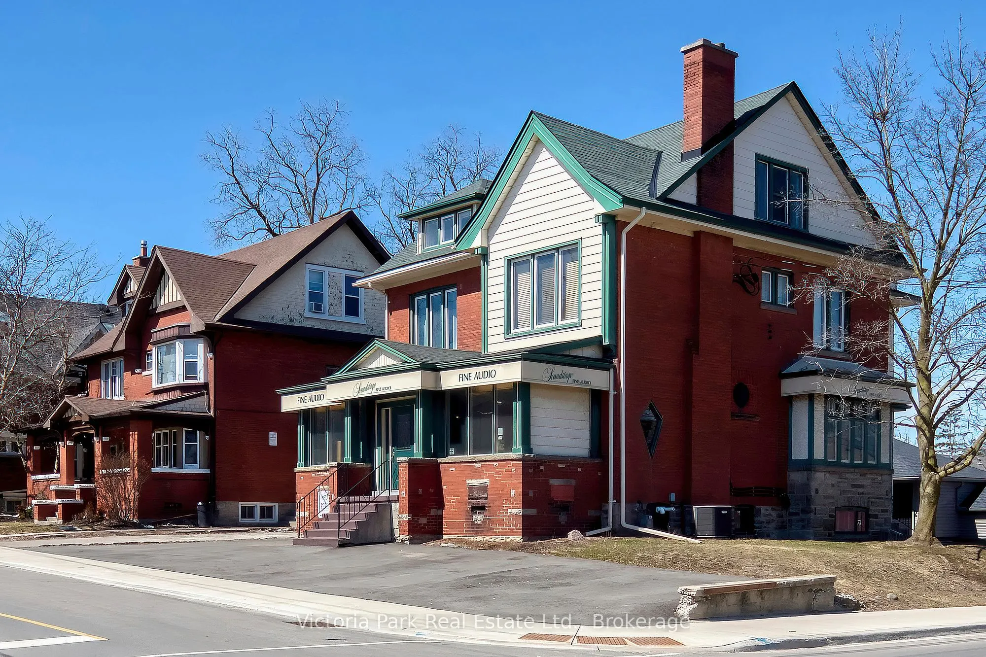 59 Regina Street N