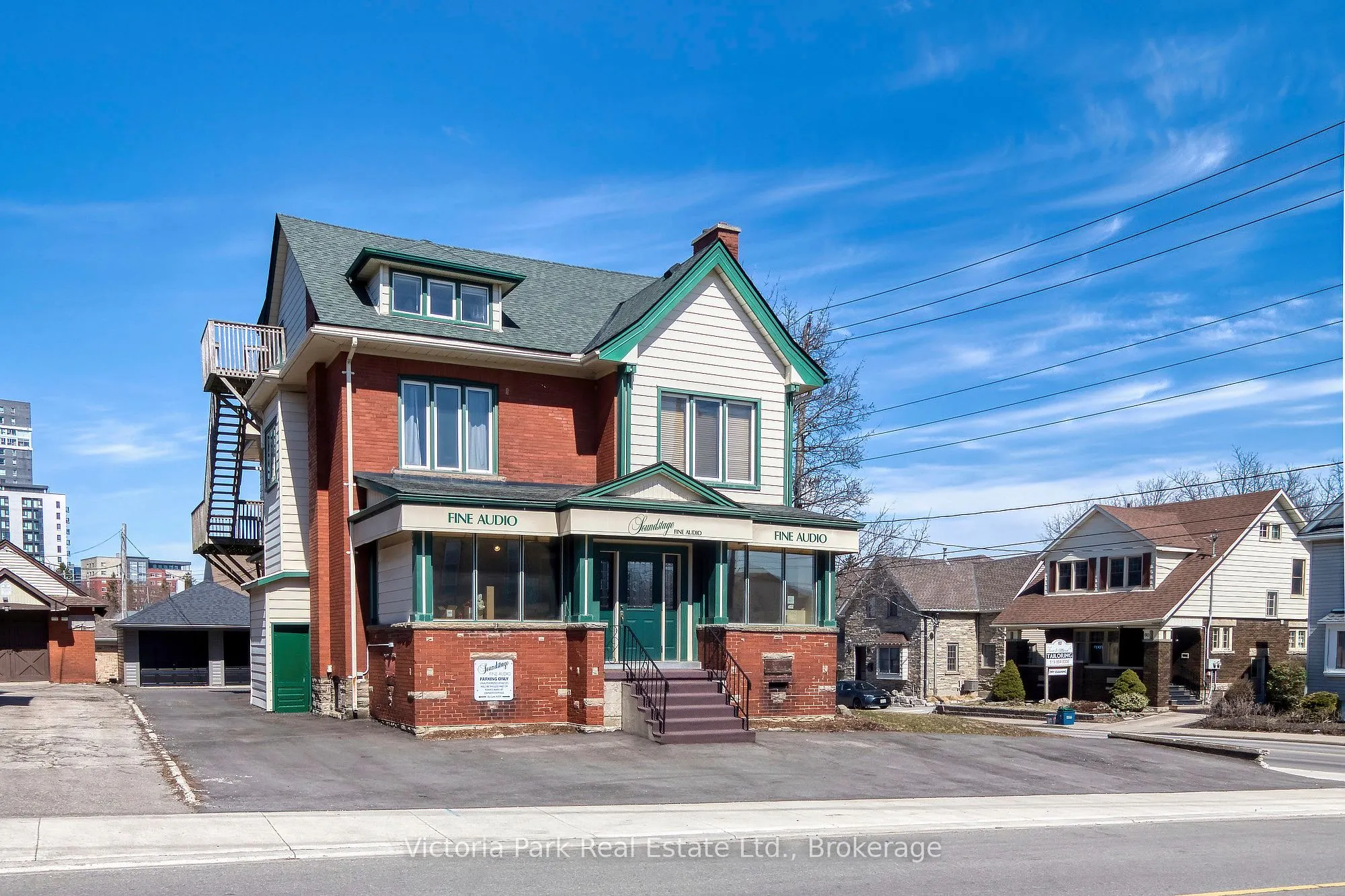 59 Regina Street N