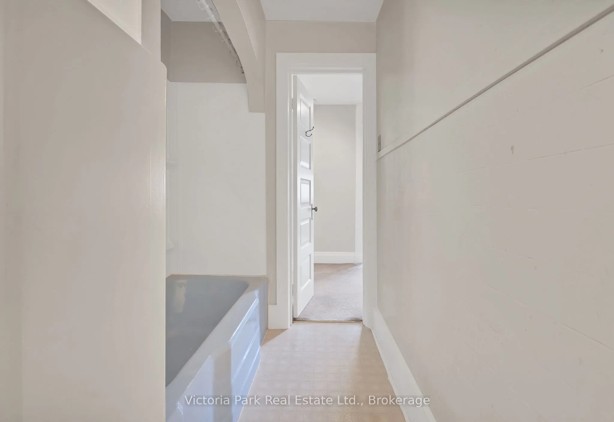 59 Regina Street N