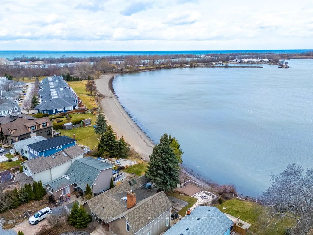 28 Lakeside Drive