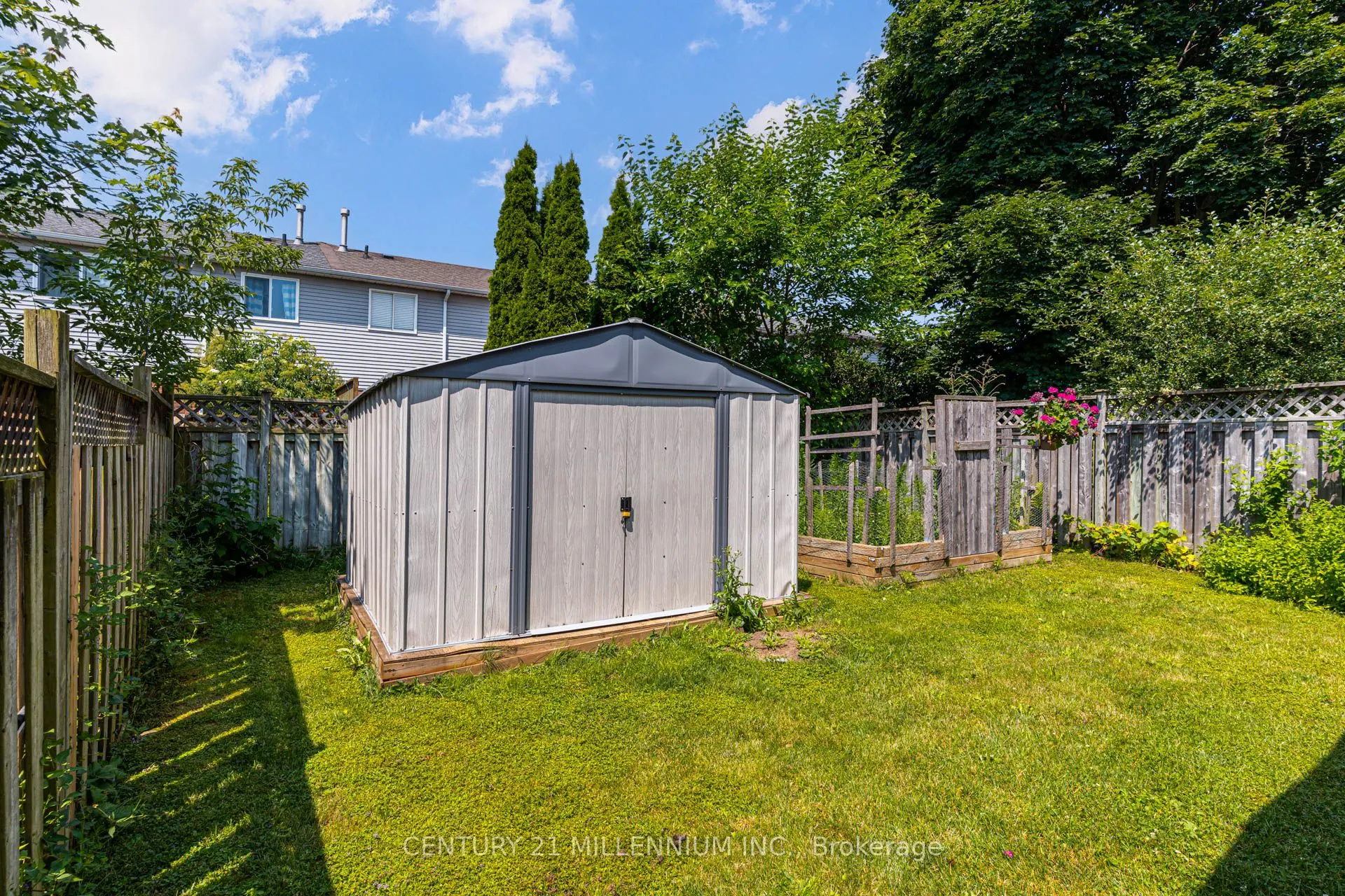 555 Burnett Avenue
