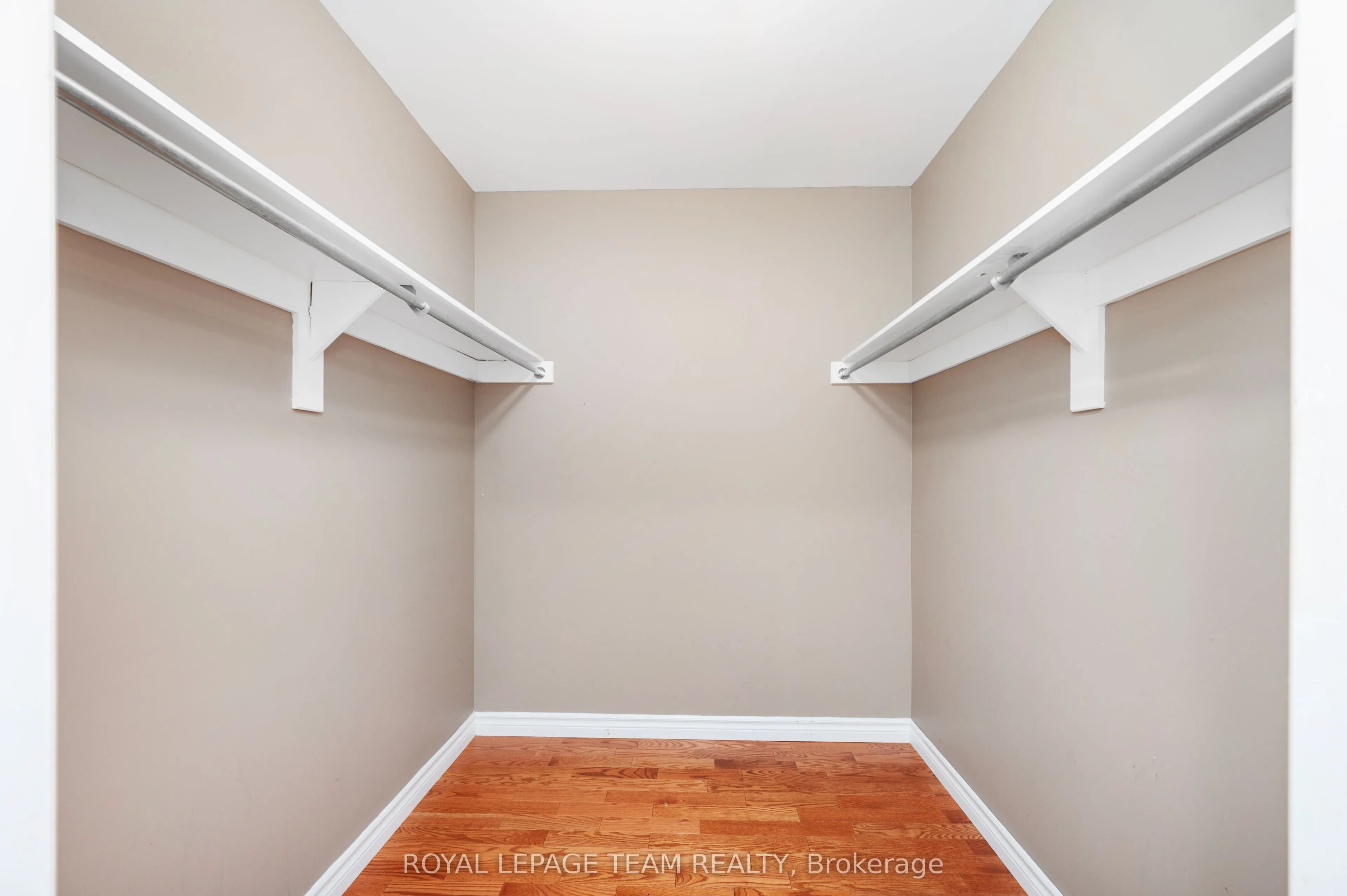 200 Rideau Street, #1704