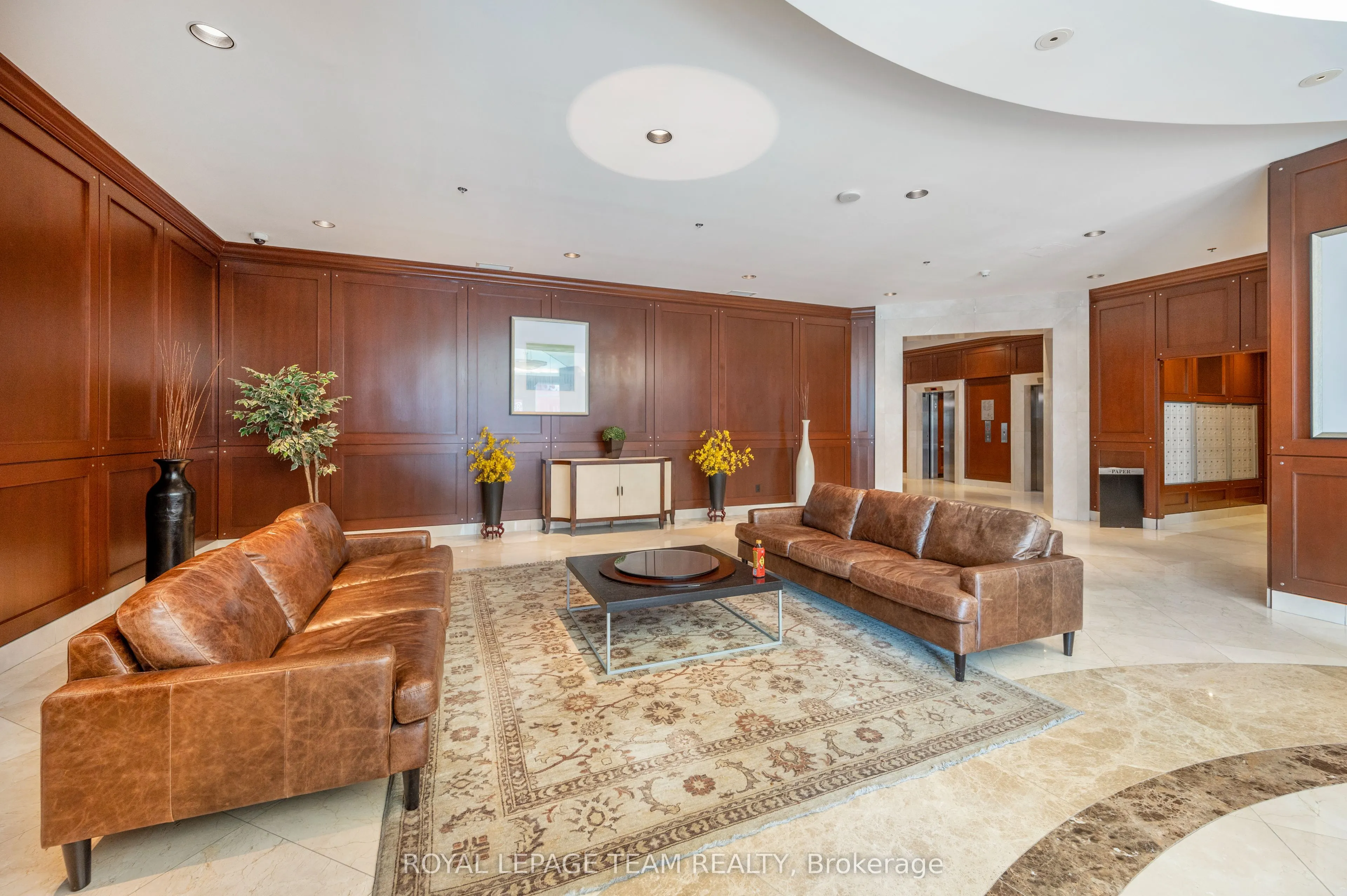 200 Rideau Street, #1704