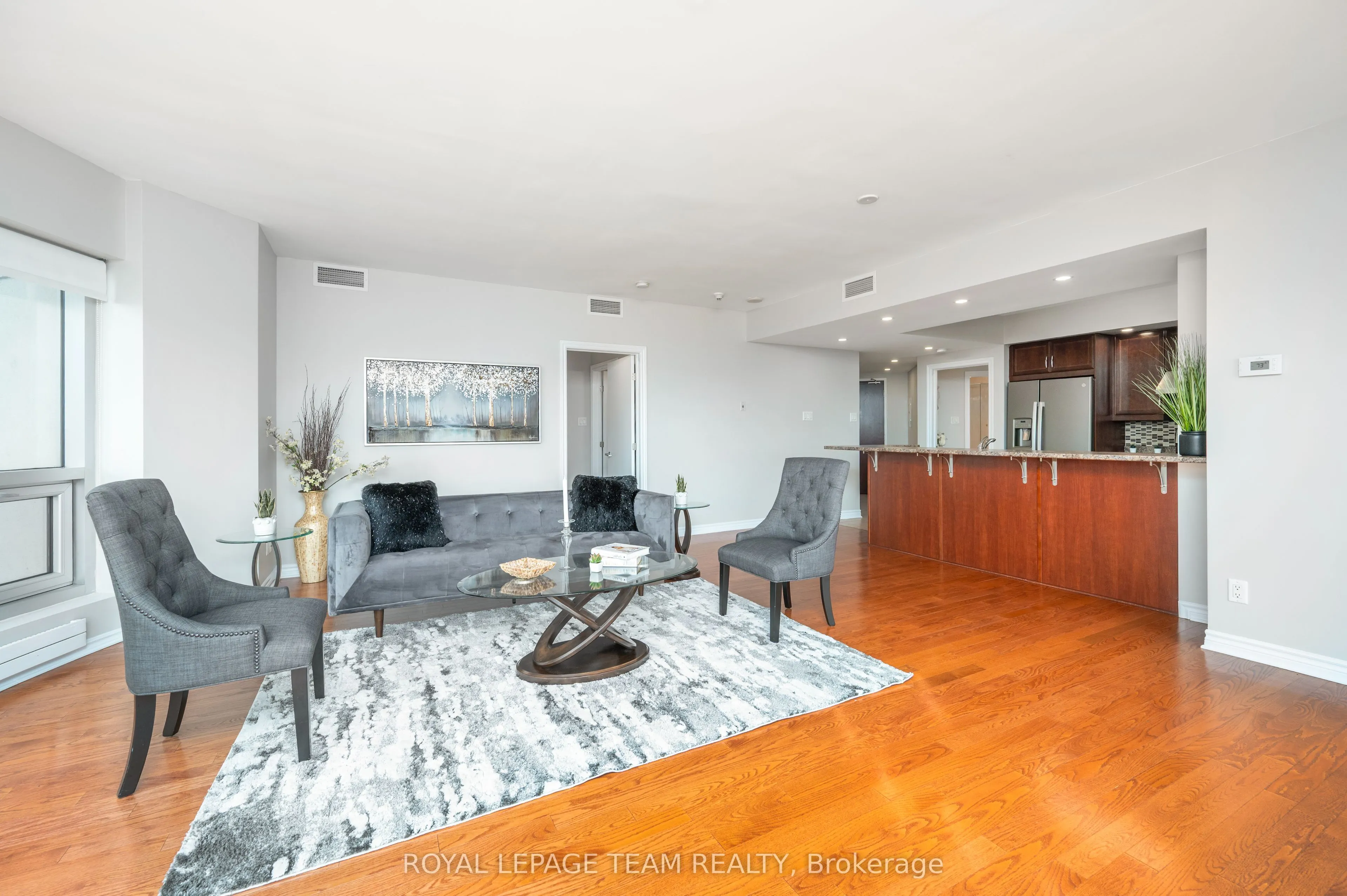 200 Rideau Street, #1704