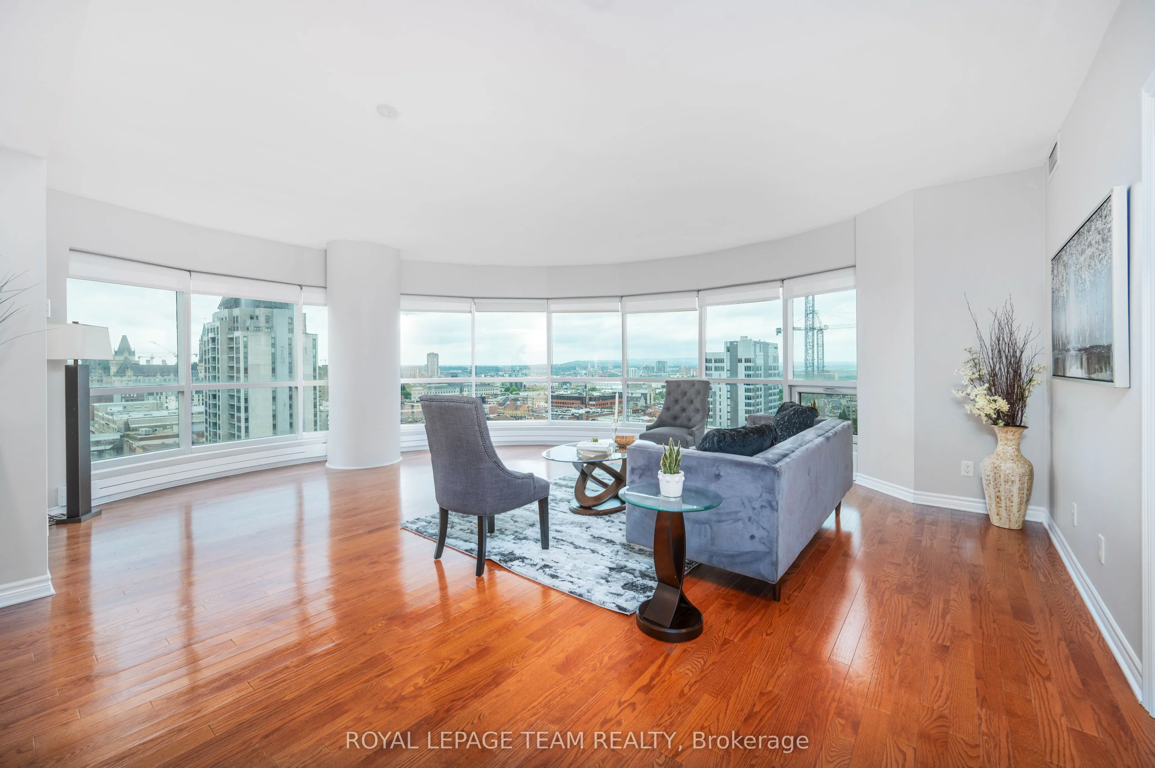 200 Rideau Street, #1704