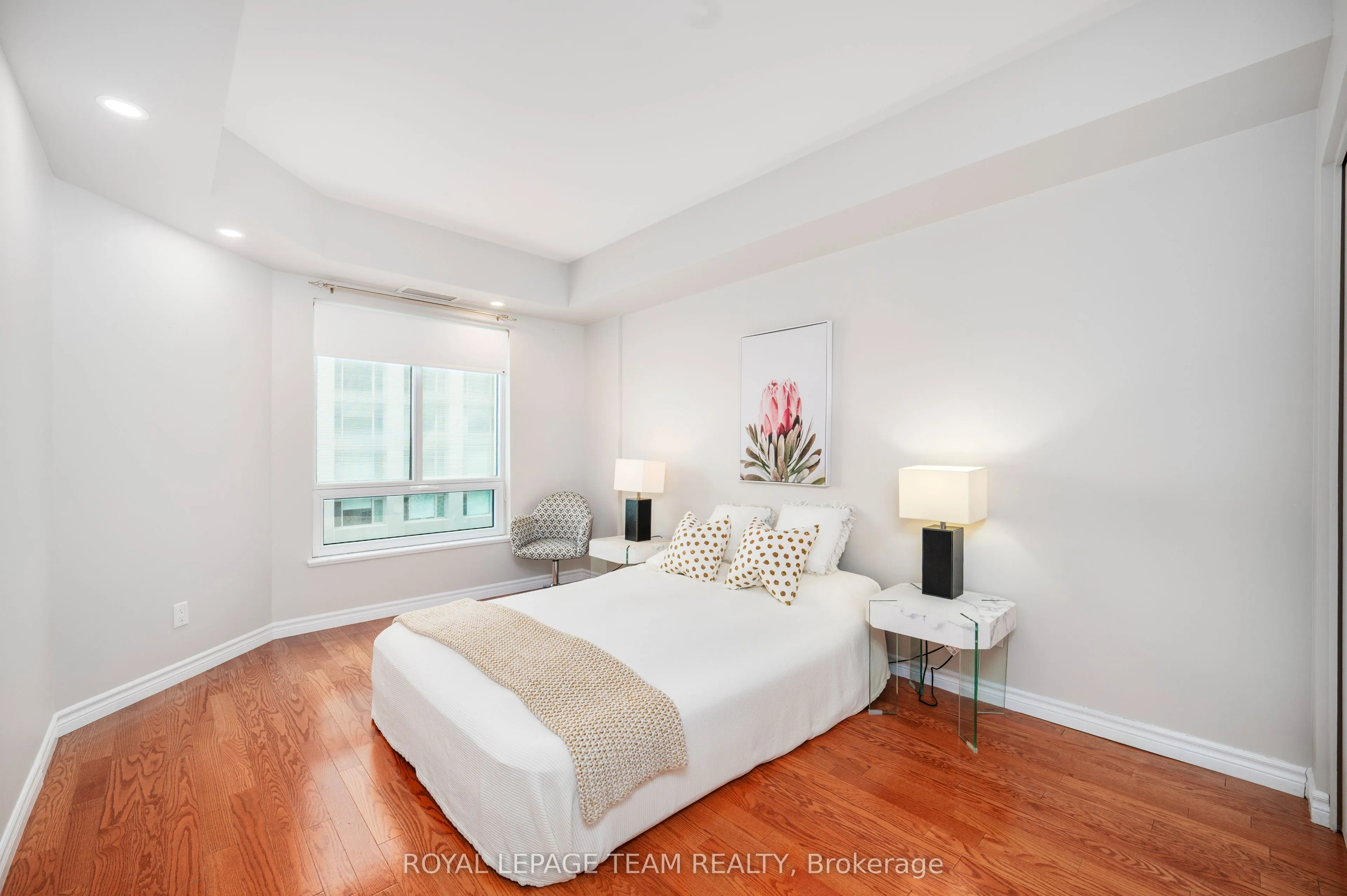 200 Rideau Street, #1704
