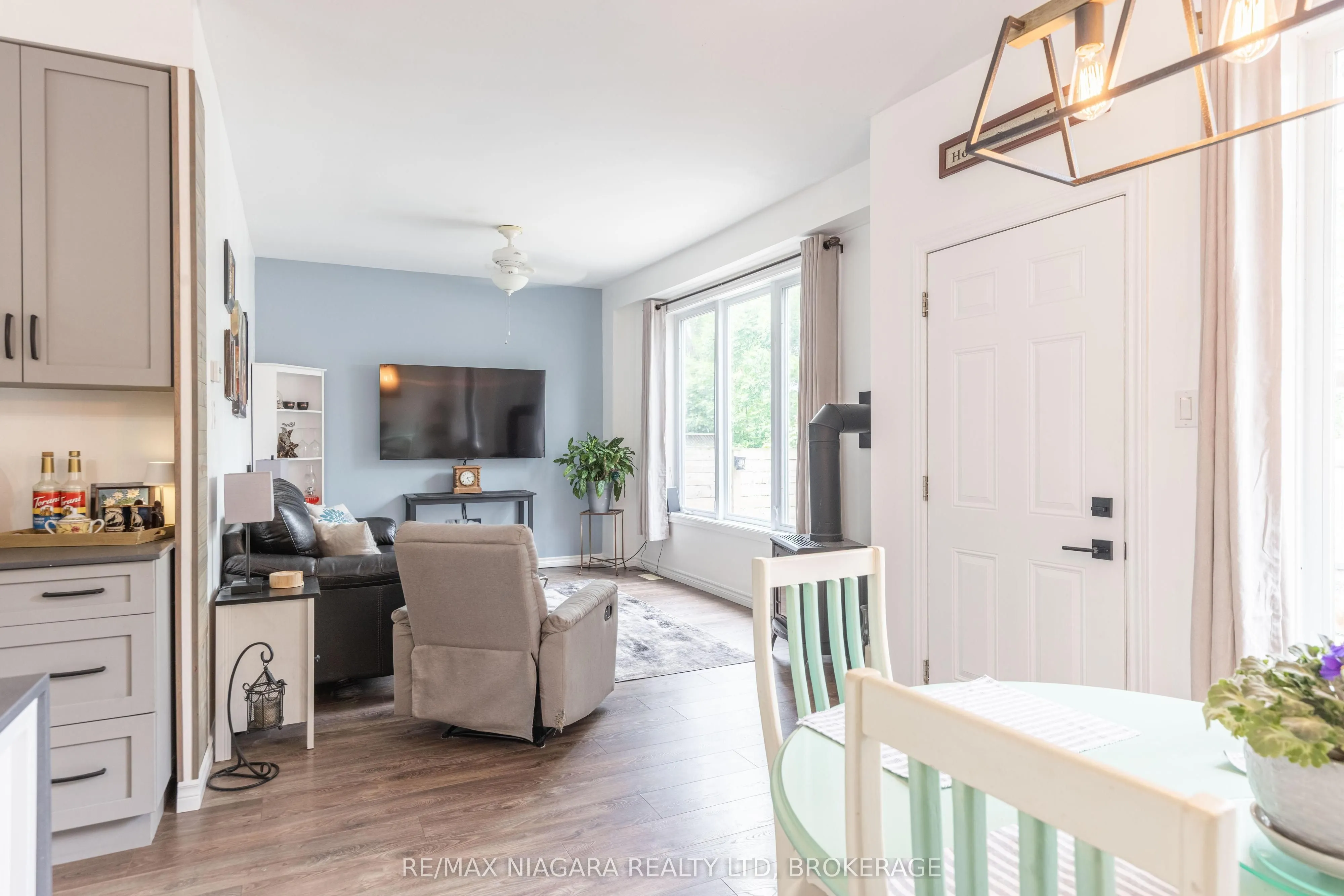 203 Cambridge Road E