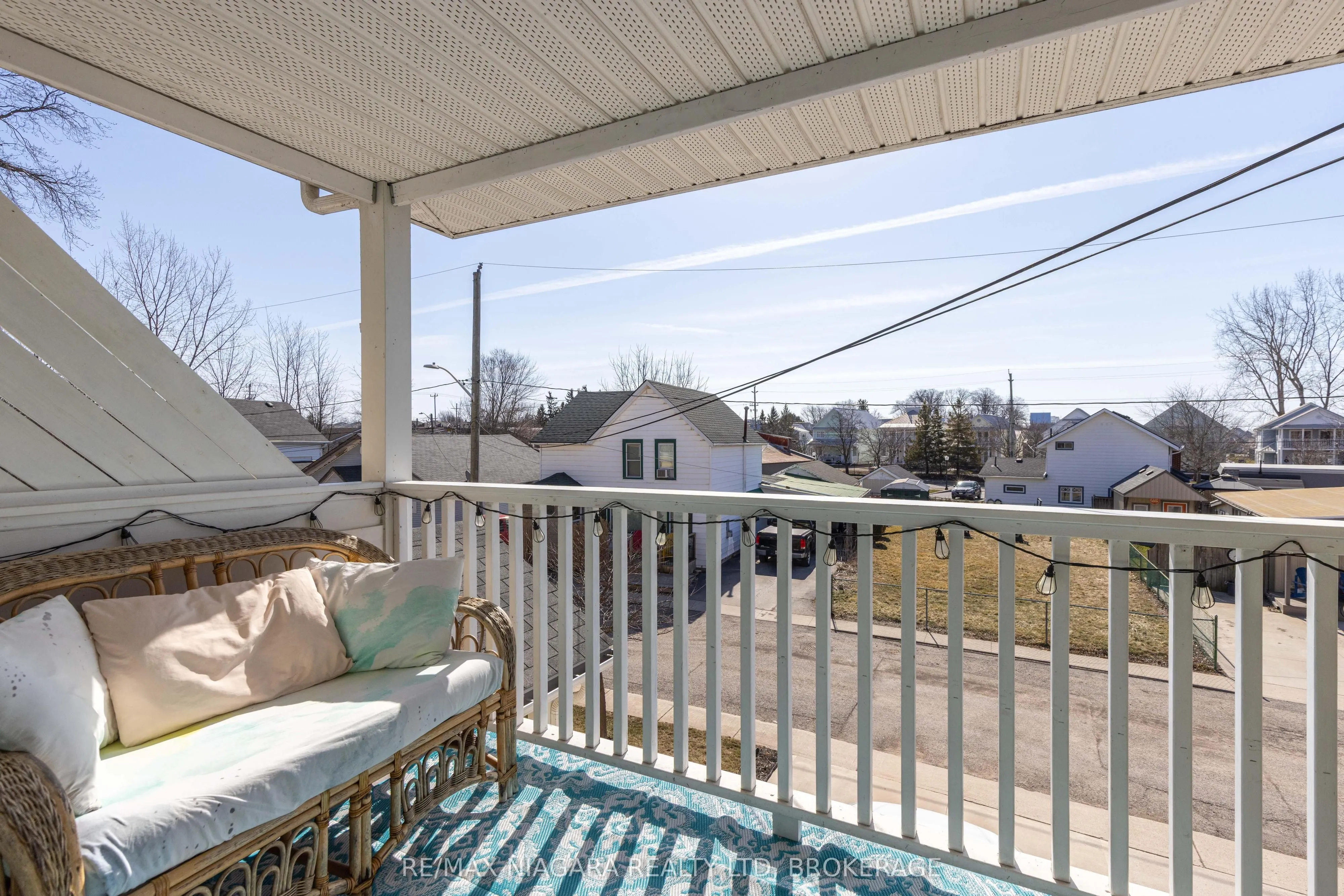203 Cambridge Road E