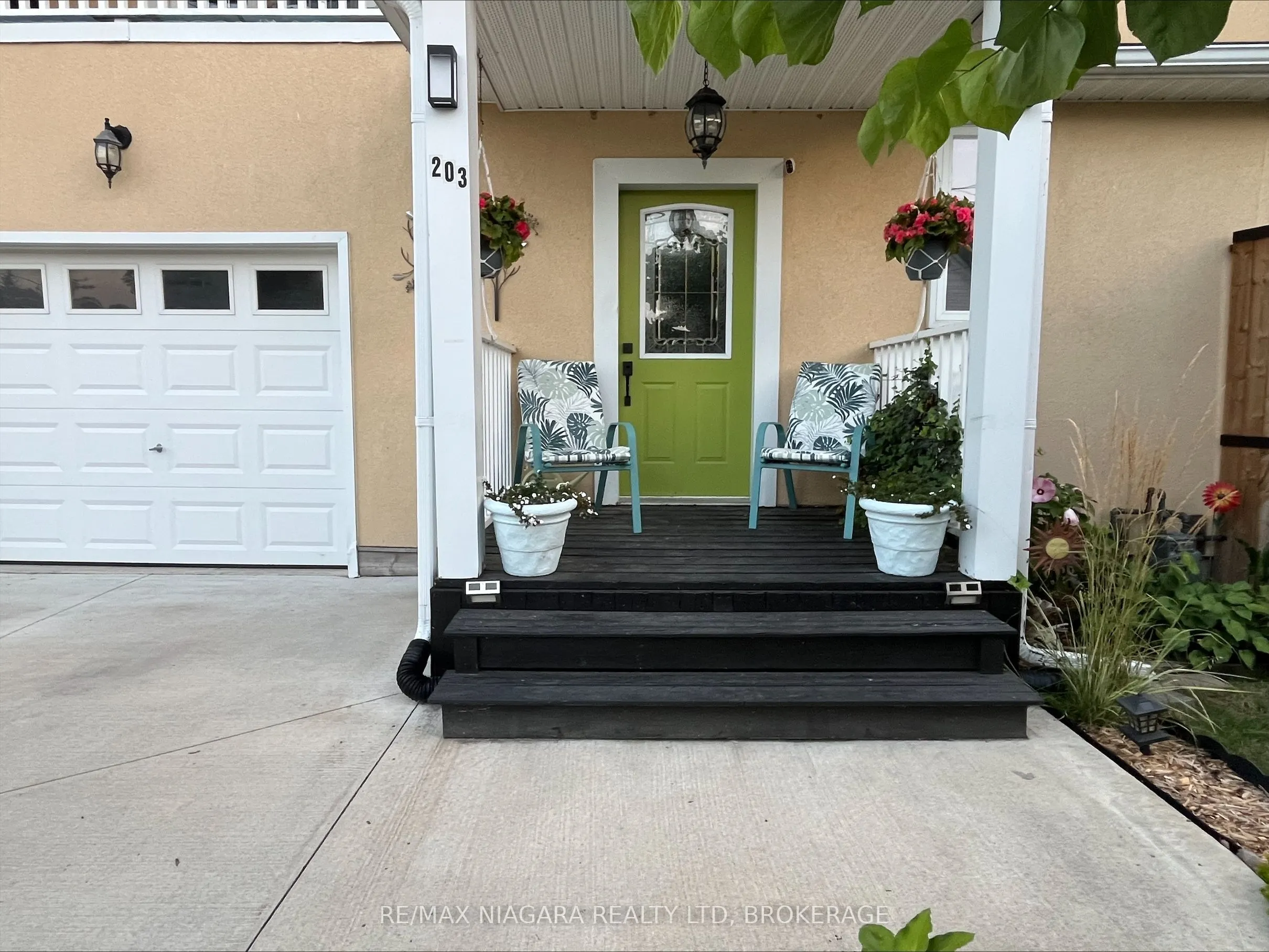 203 Cambridge Road E