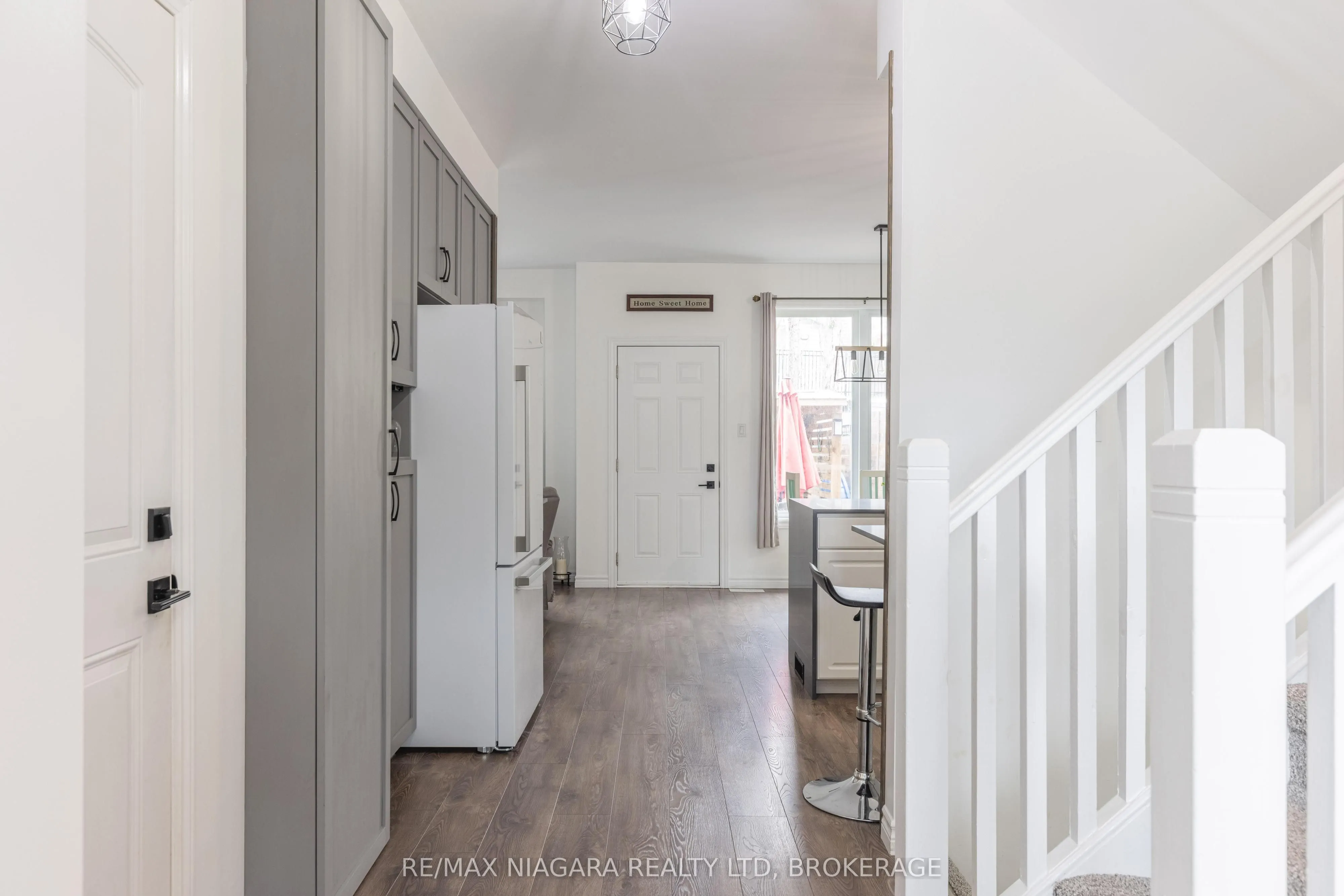 203 Cambridge Road E