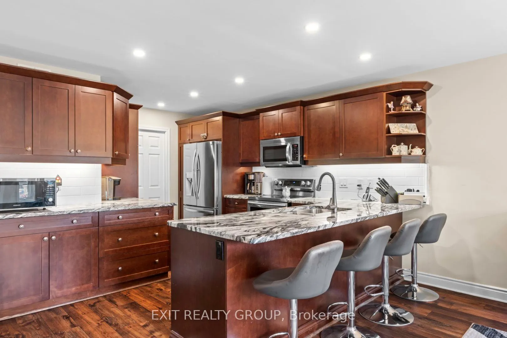 48 CAVENDISH Drive