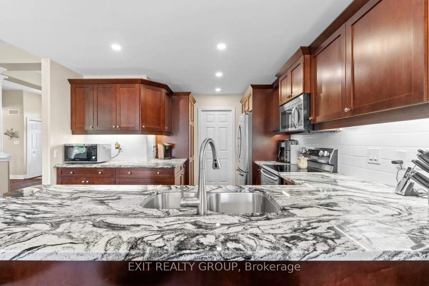 48 CAVENDISH Drive