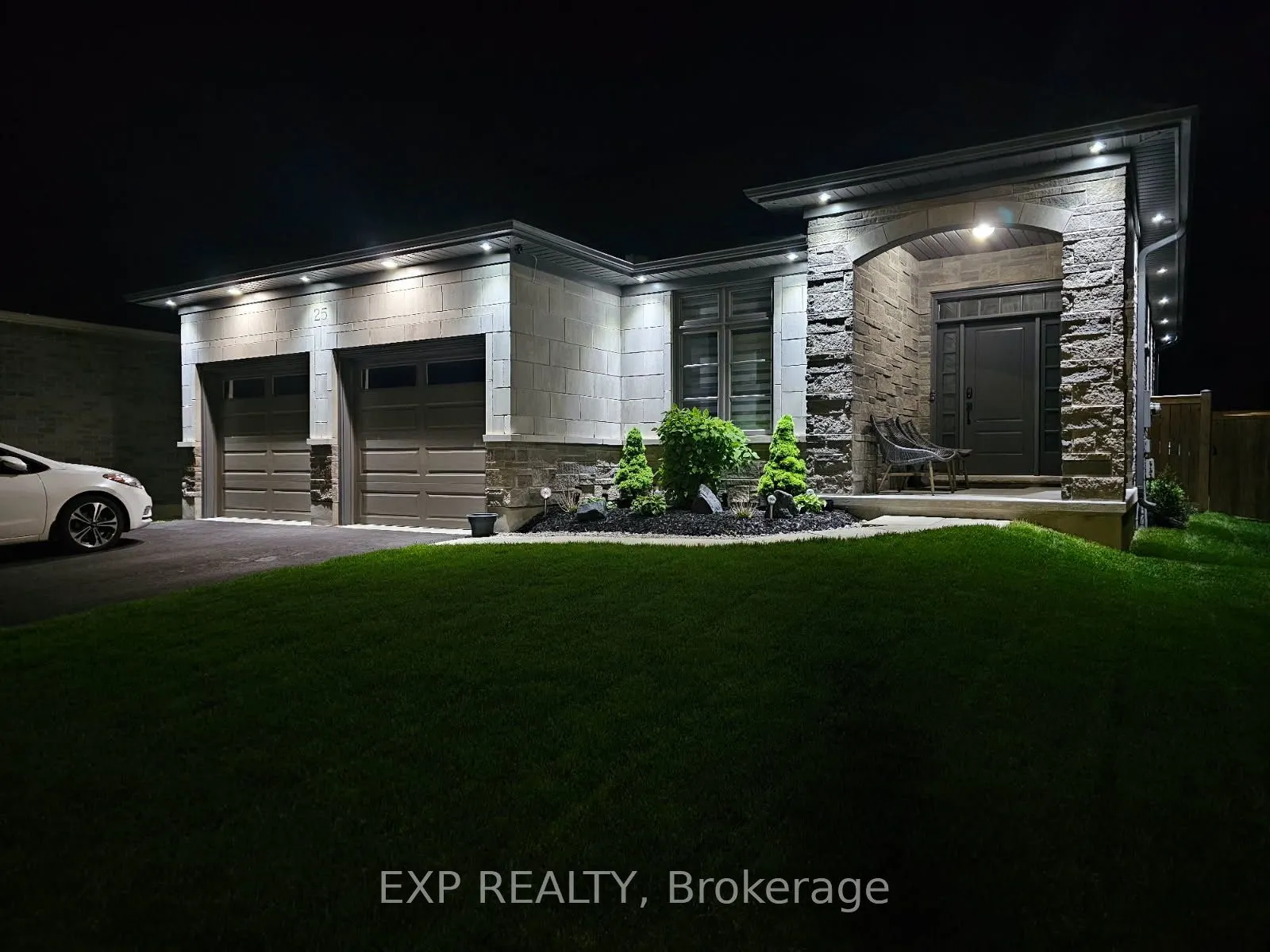 25 Fox Hollow Court