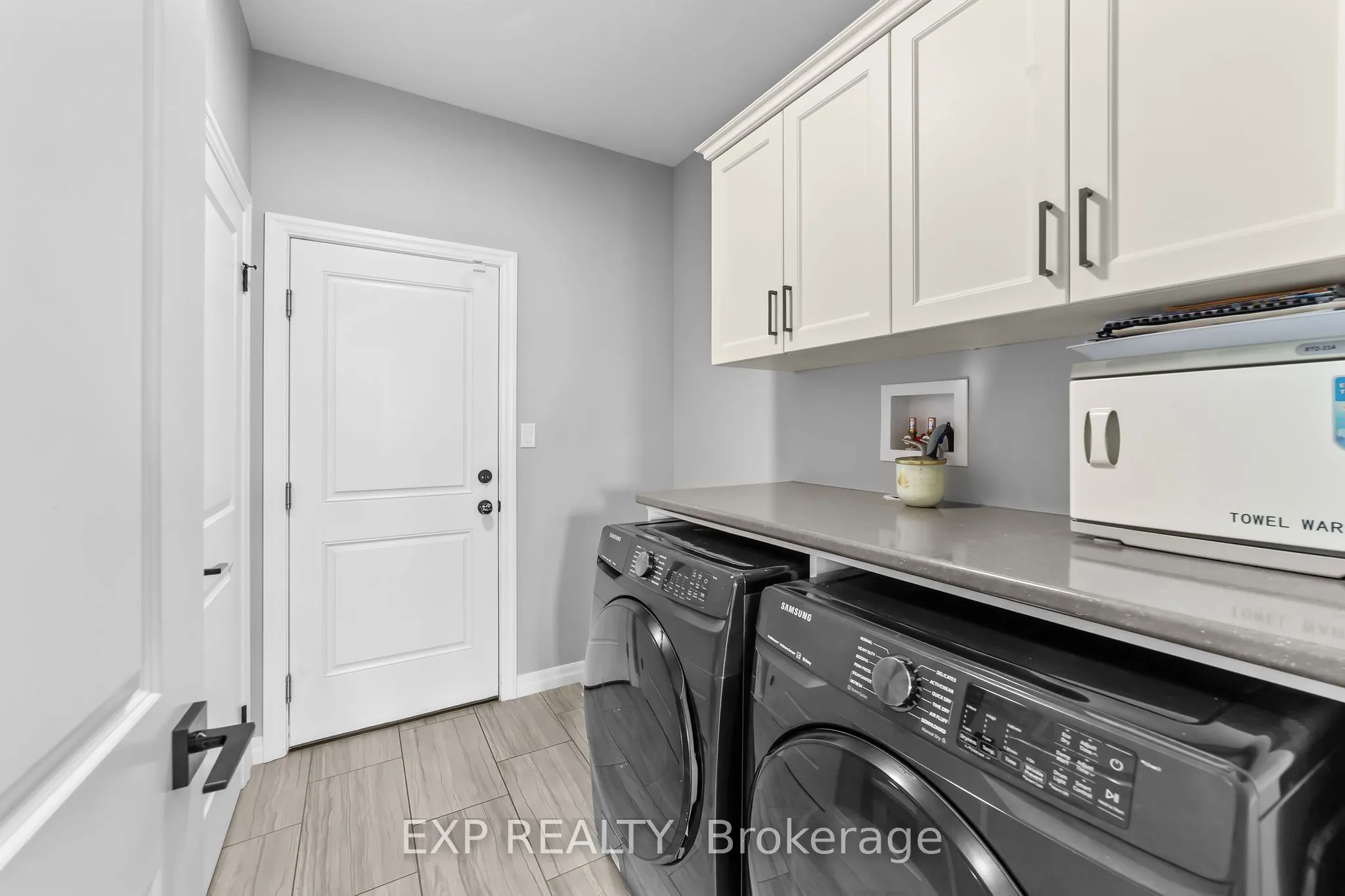 25 Fox Hollow Court