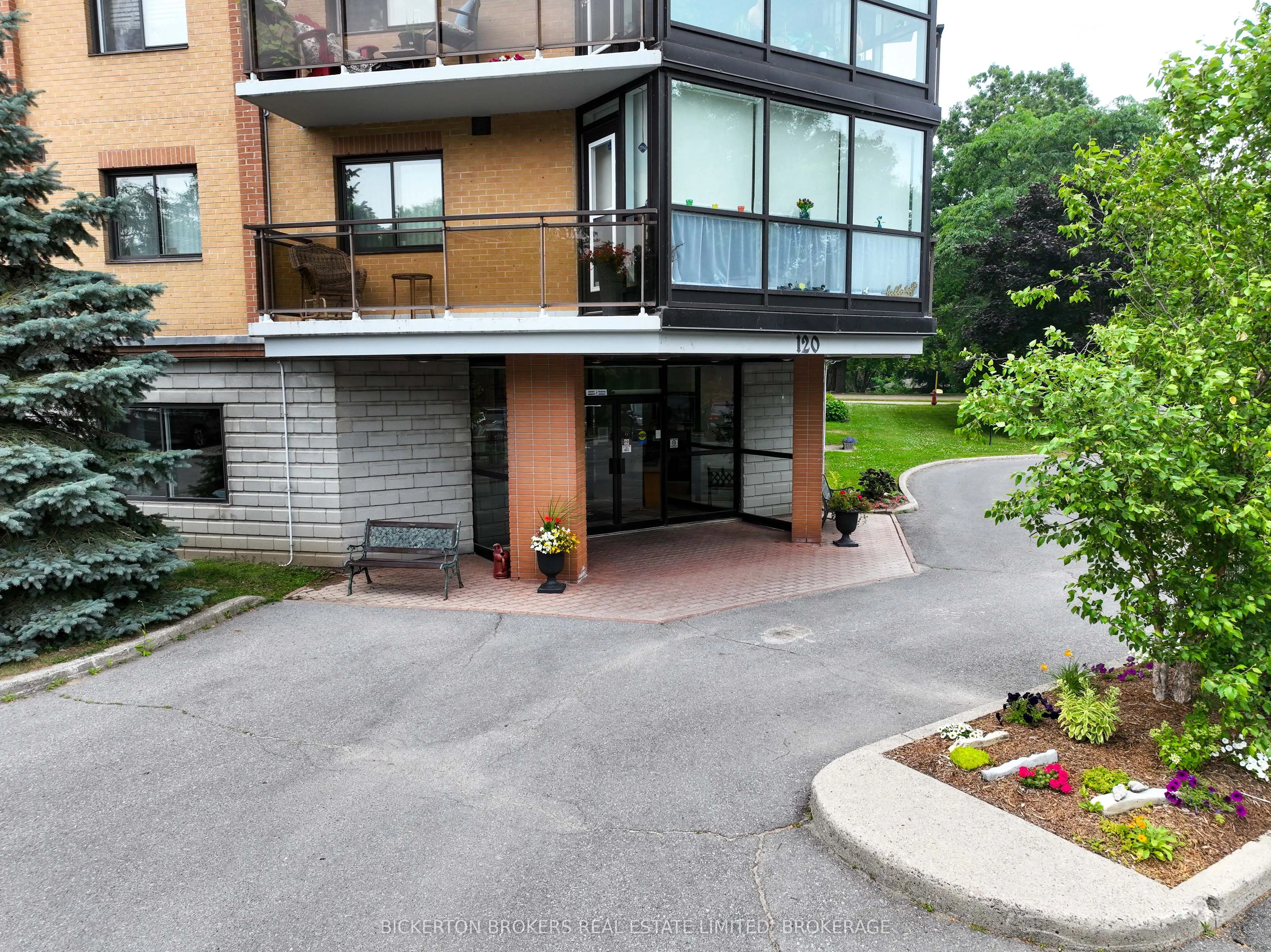 120 Barrett Court, #602