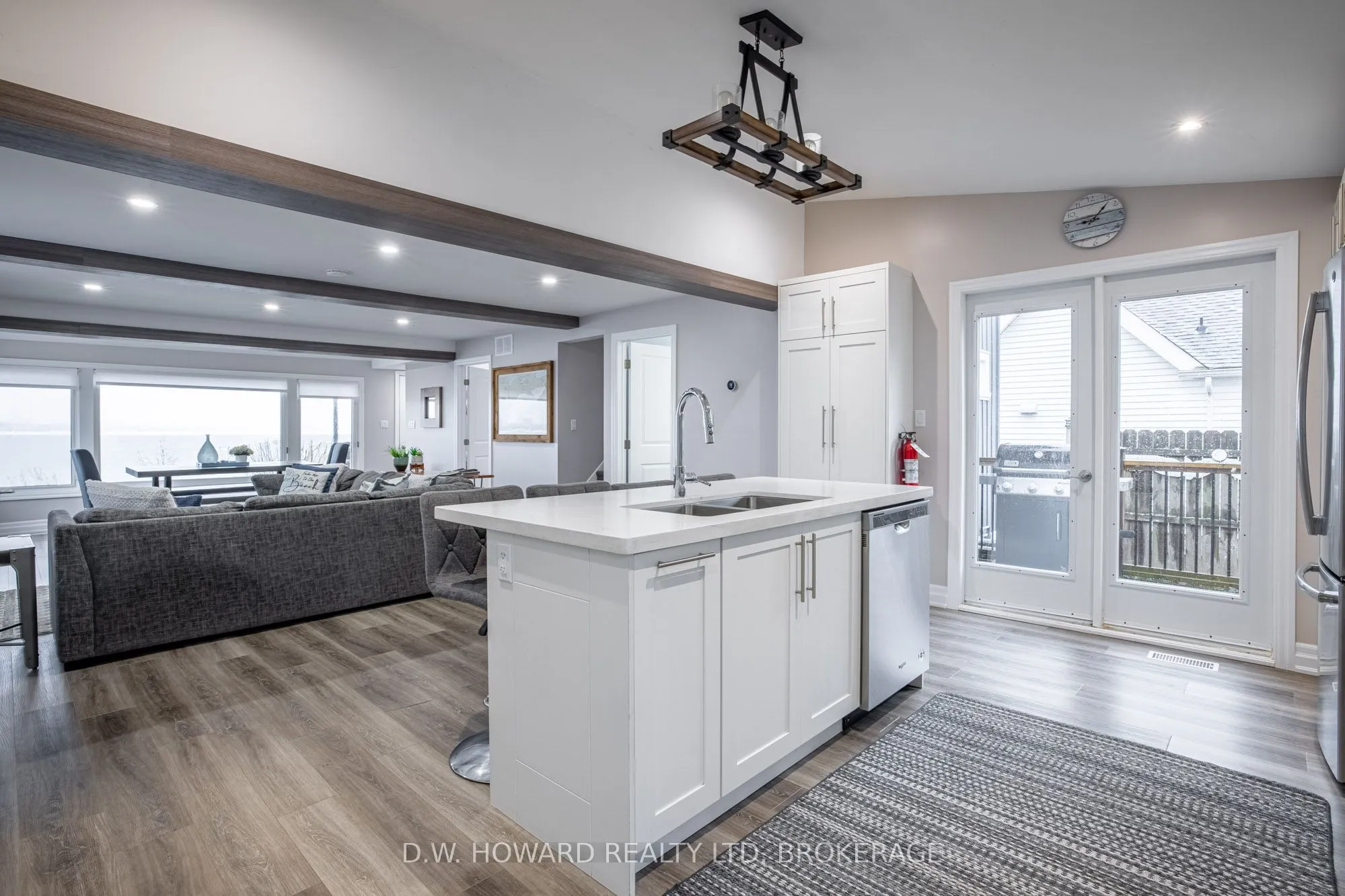 474 Lakeshore Road