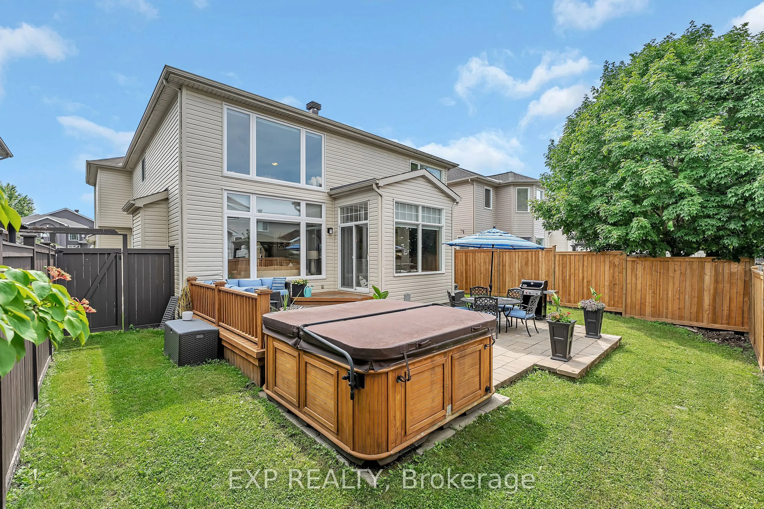 3722 Mountain Meadows Crescent N