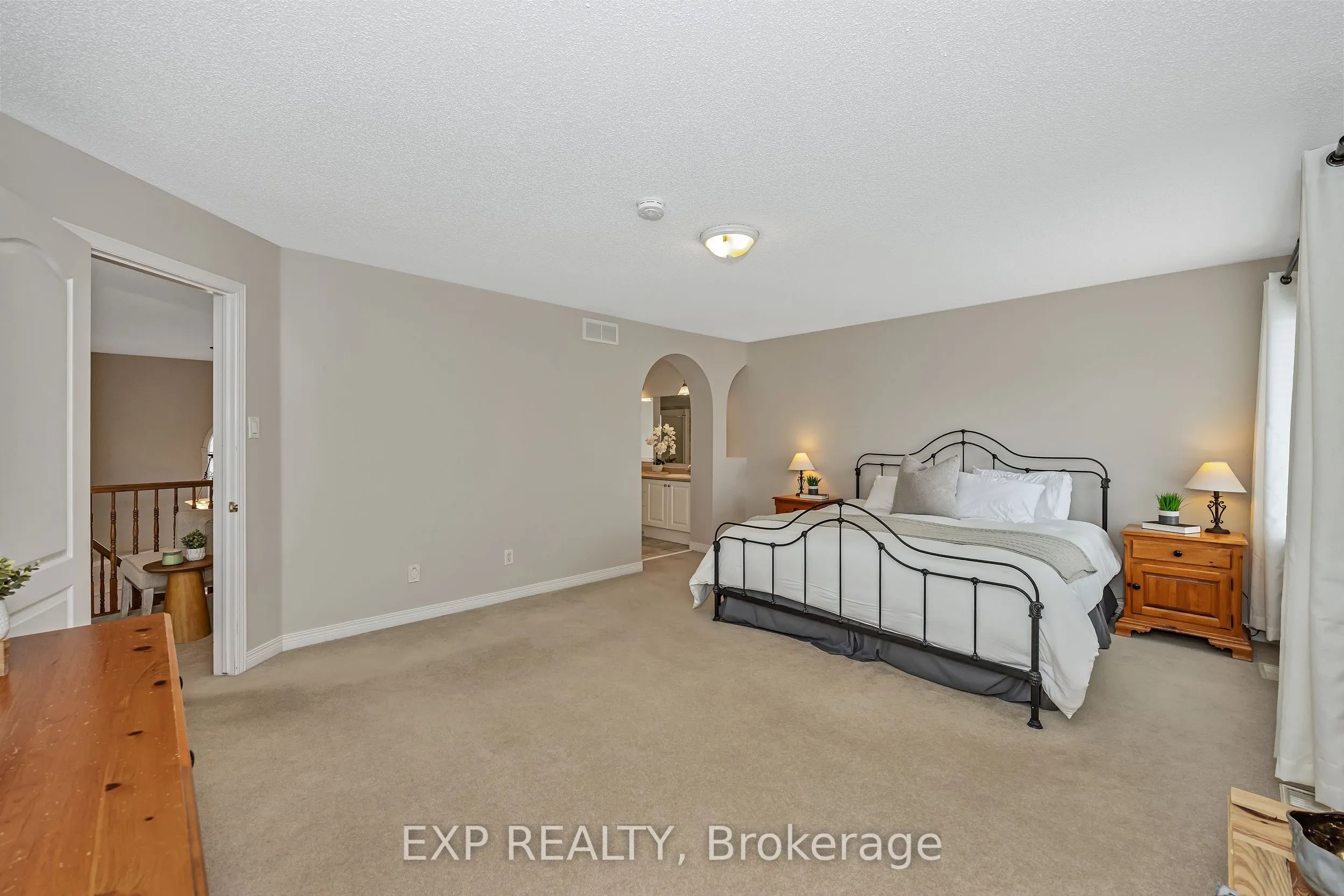 3722 Mountain Meadows Crescent N