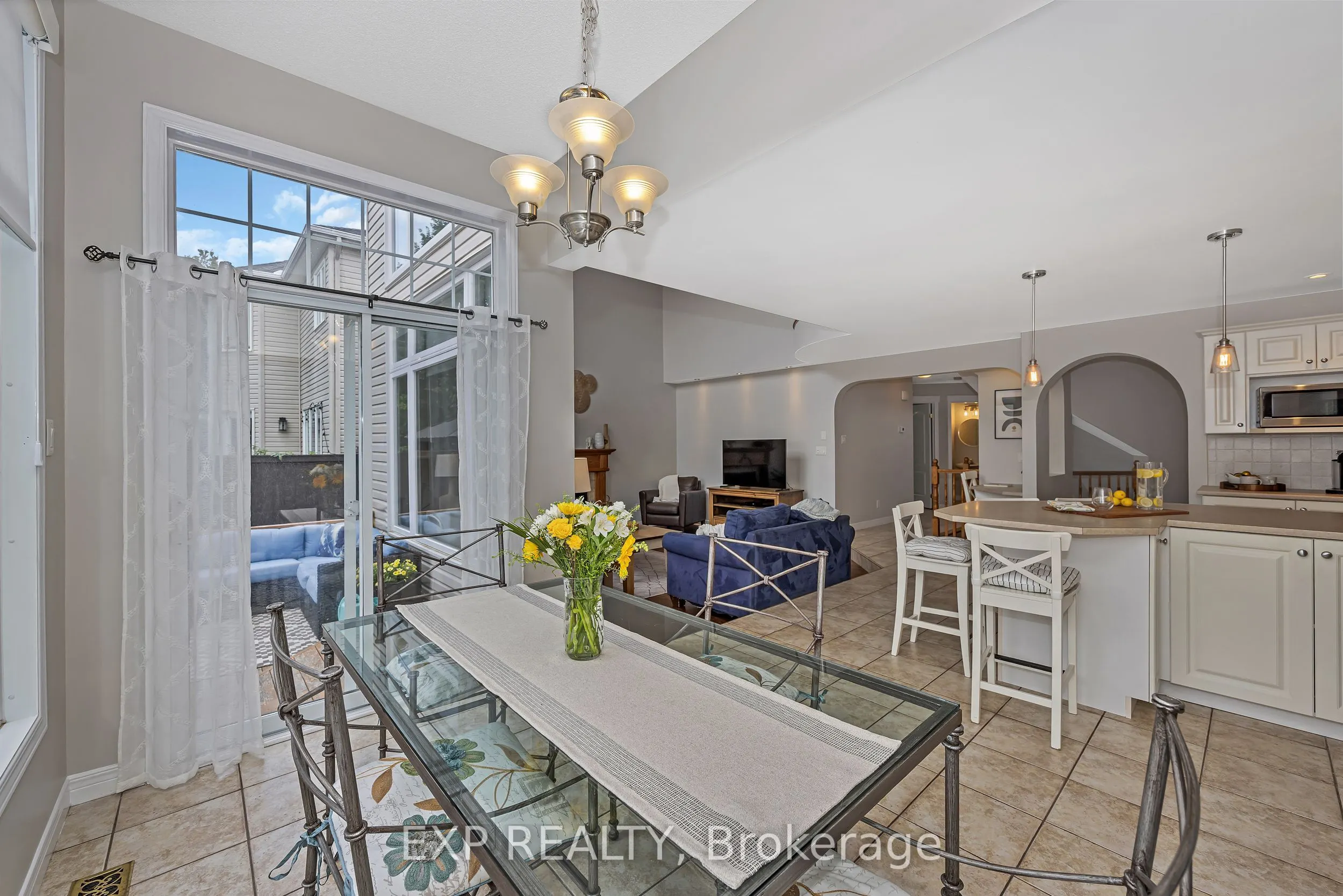 3722 Mountain Meadows Crescent N