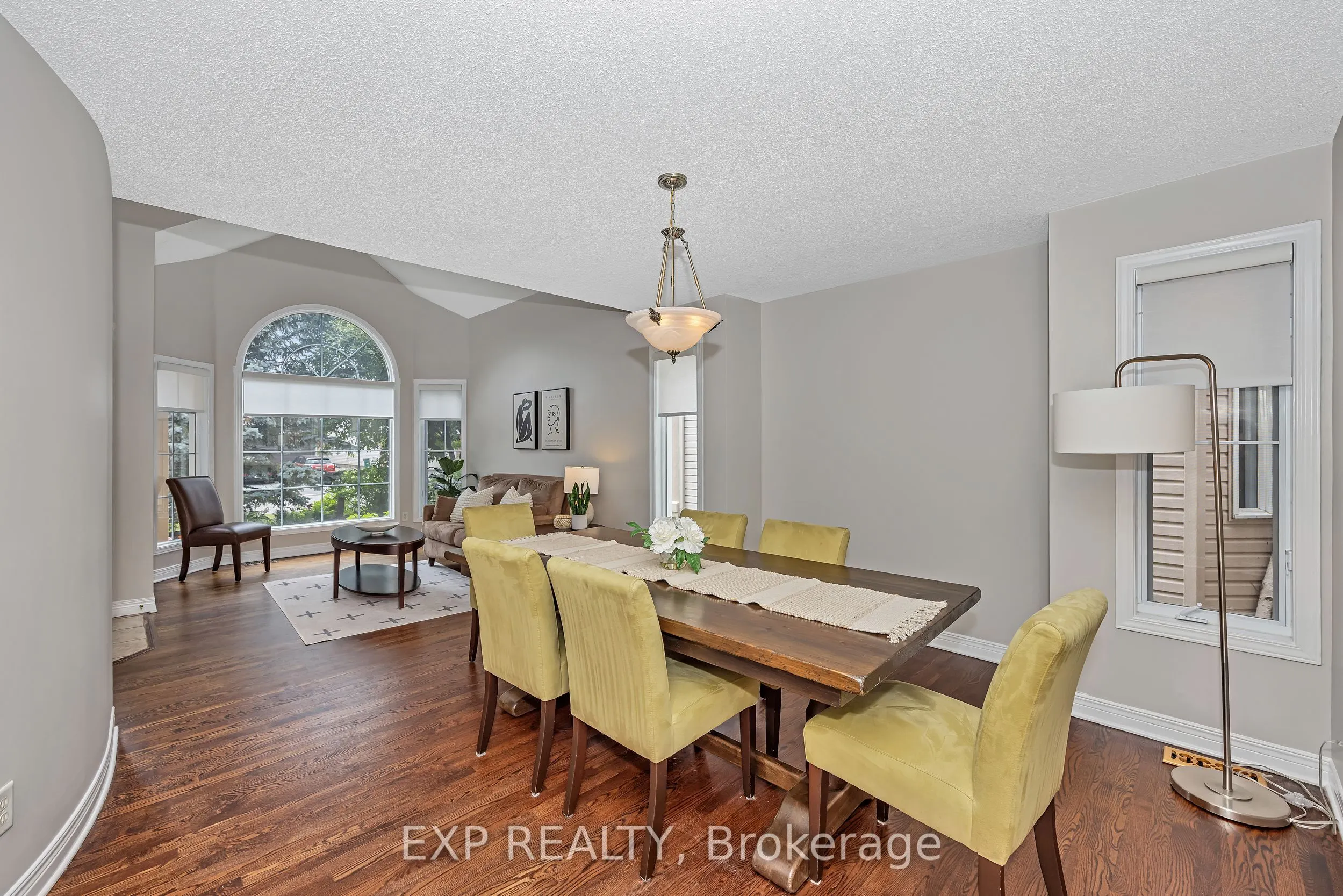 3722 Mountain Meadows Crescent N