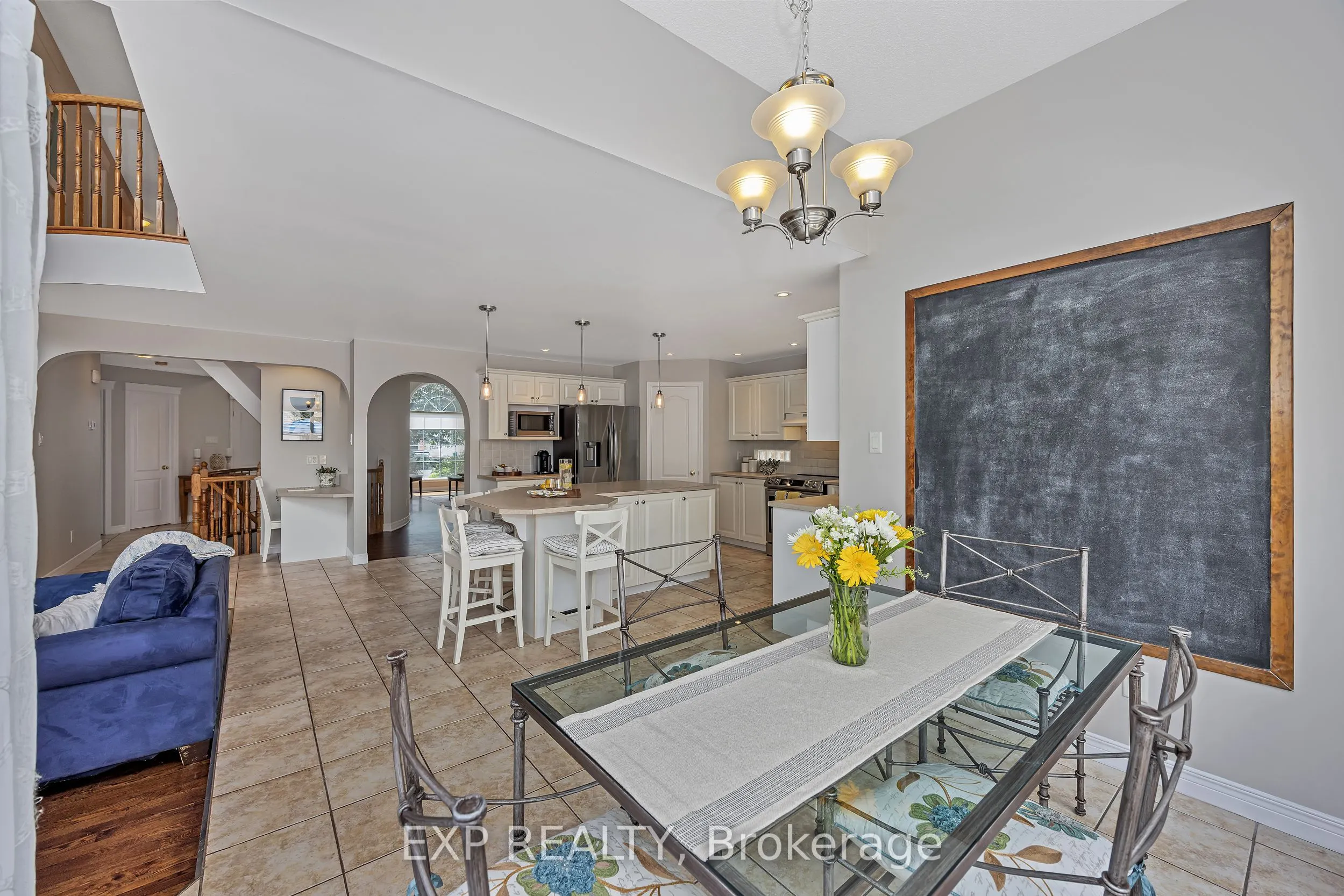 3722 Mountain Meadows Crescent N