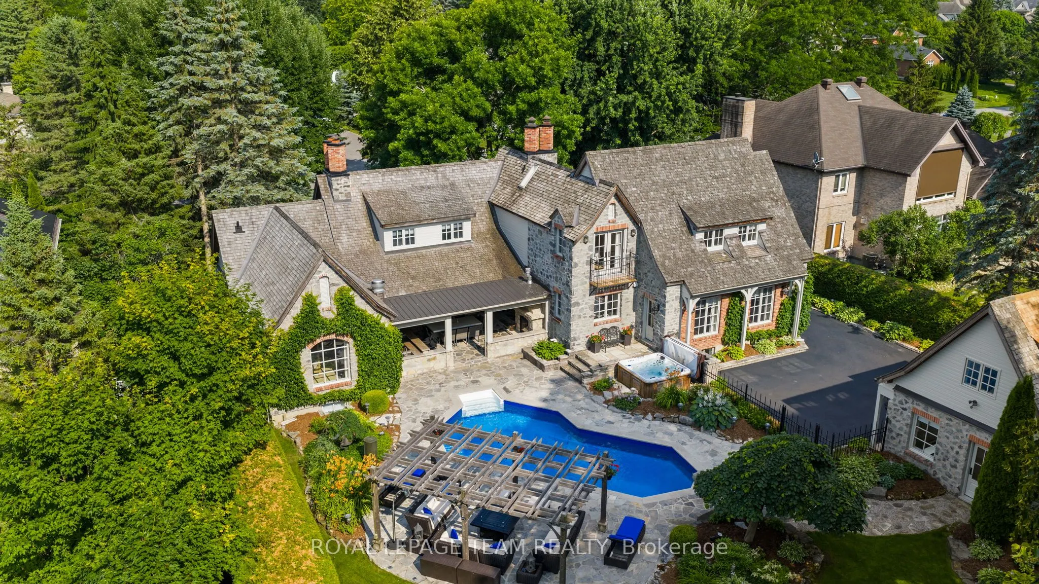 5572 Carrison Drive
