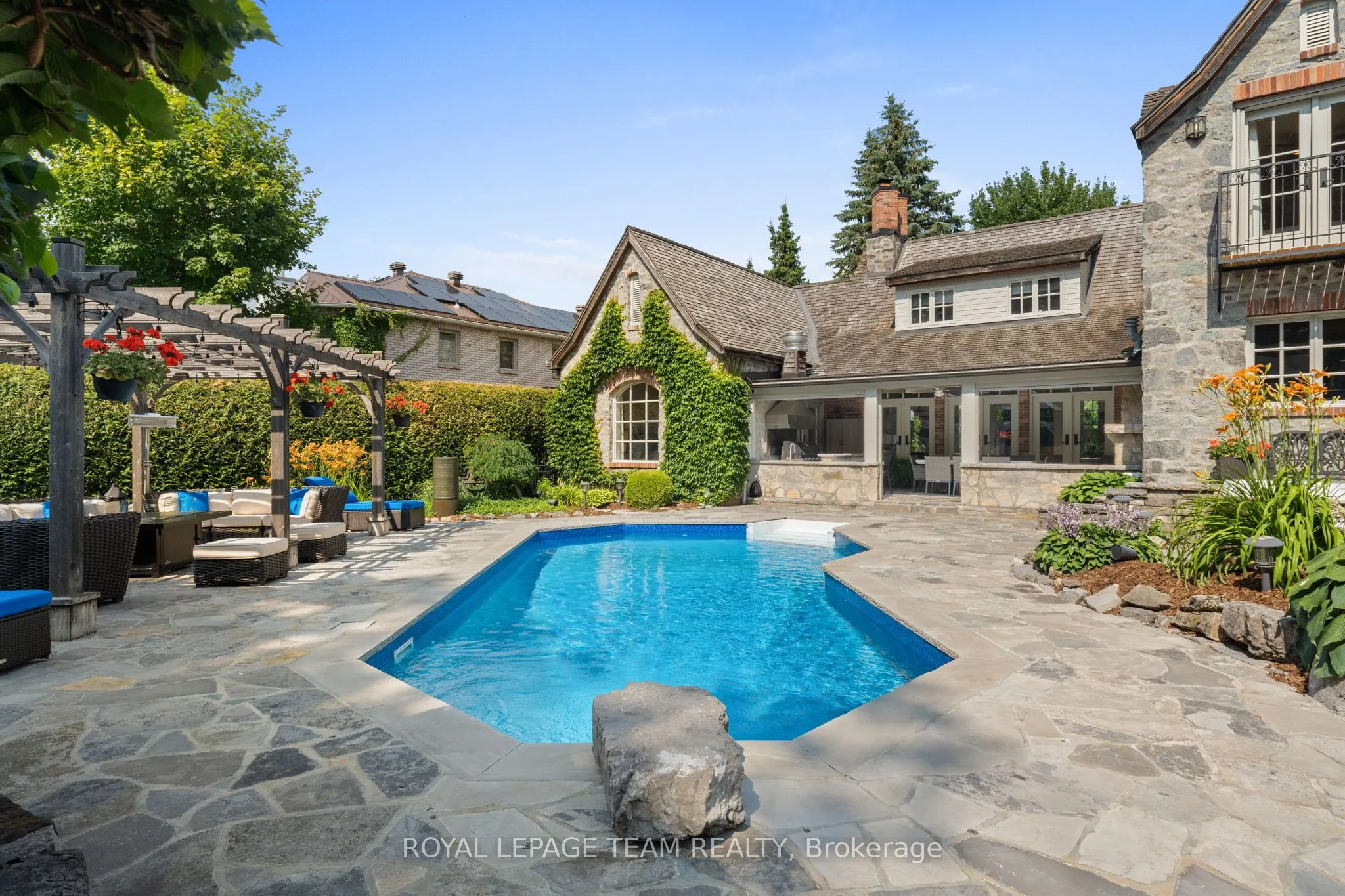 5572 Carrison Drive