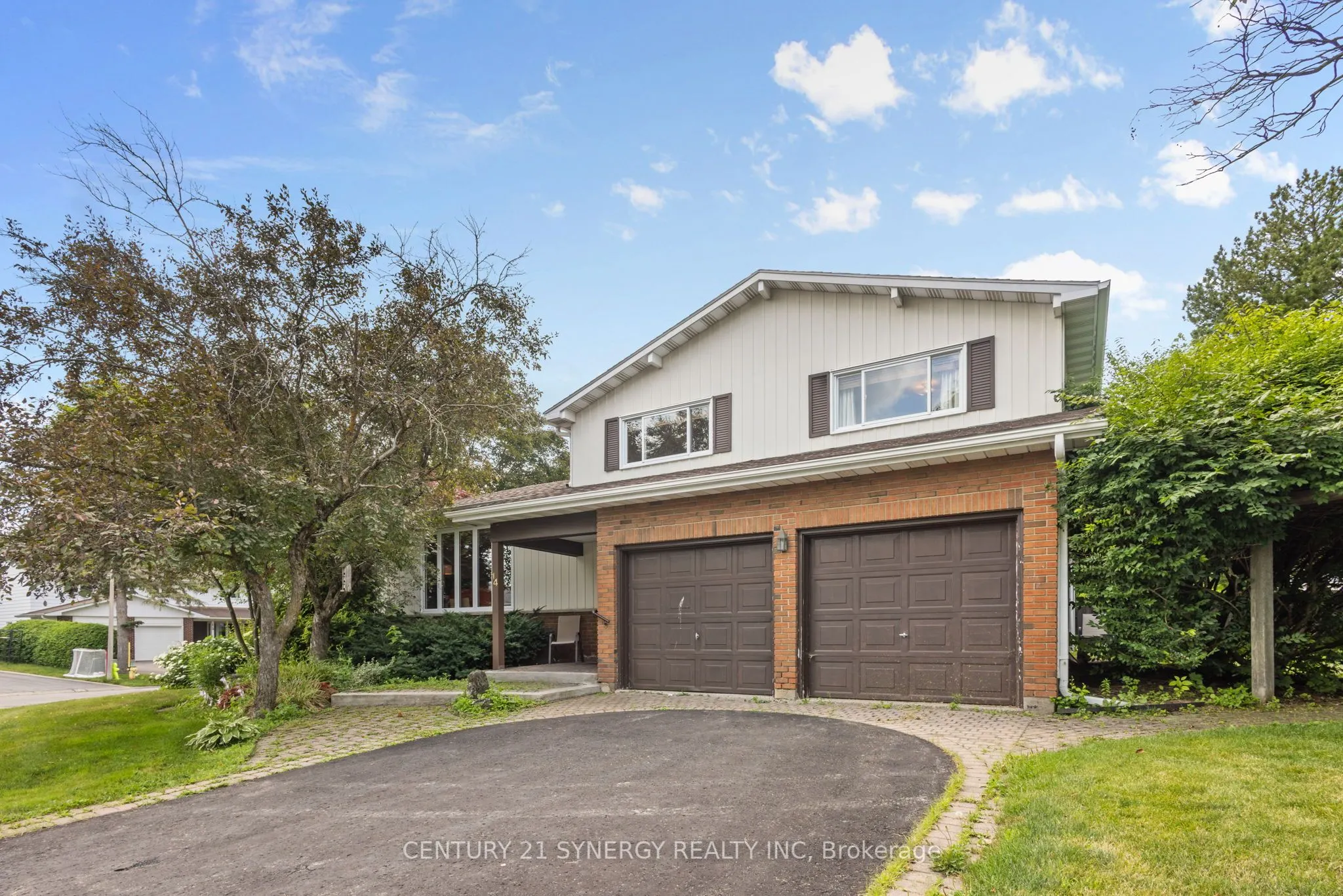 14 Silver Aspen Crescent