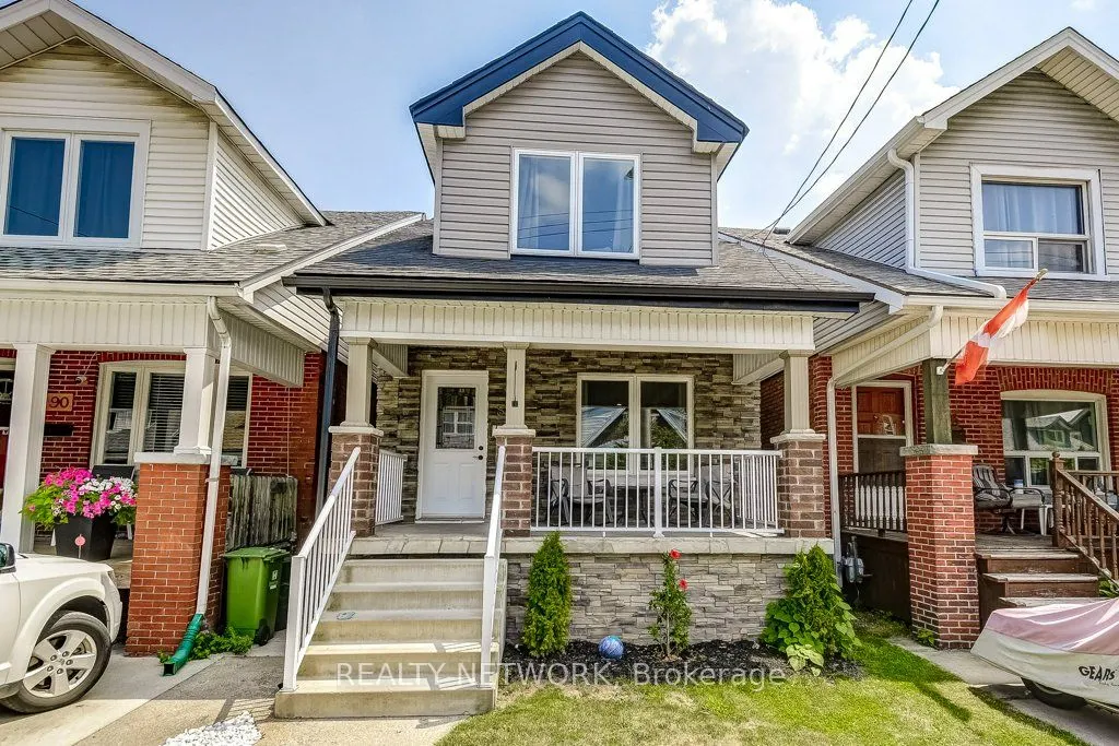 88 Rosslyn Avenue N