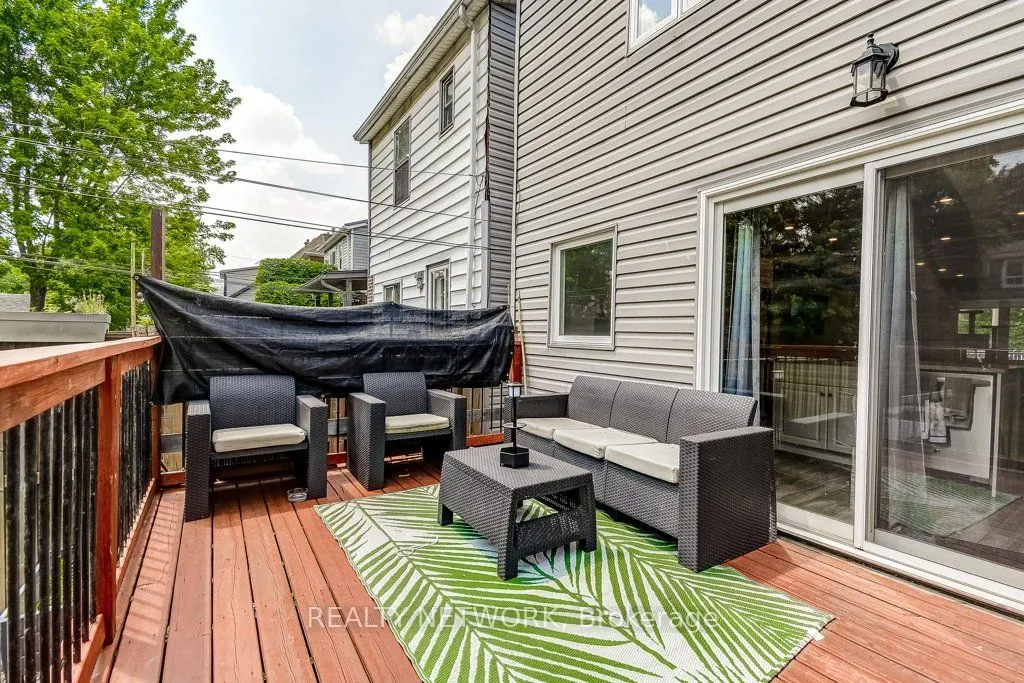 88 Rosslyn Avenue N