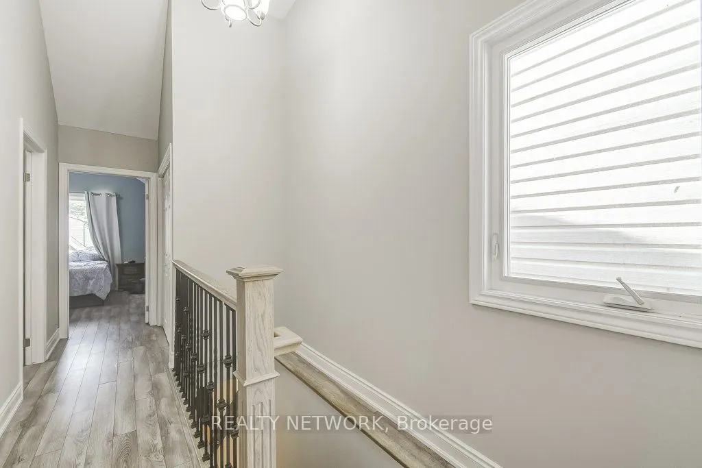 88 Rosslyn Avenue N