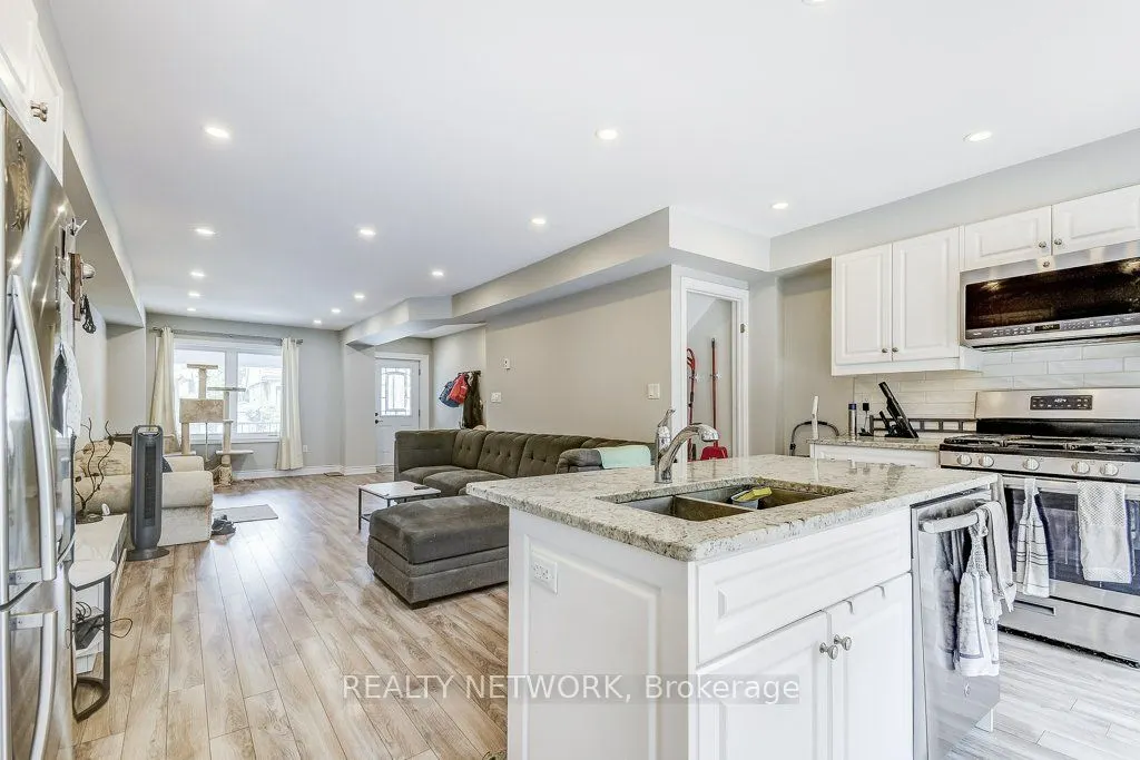 88 Rosslyn Avenue N