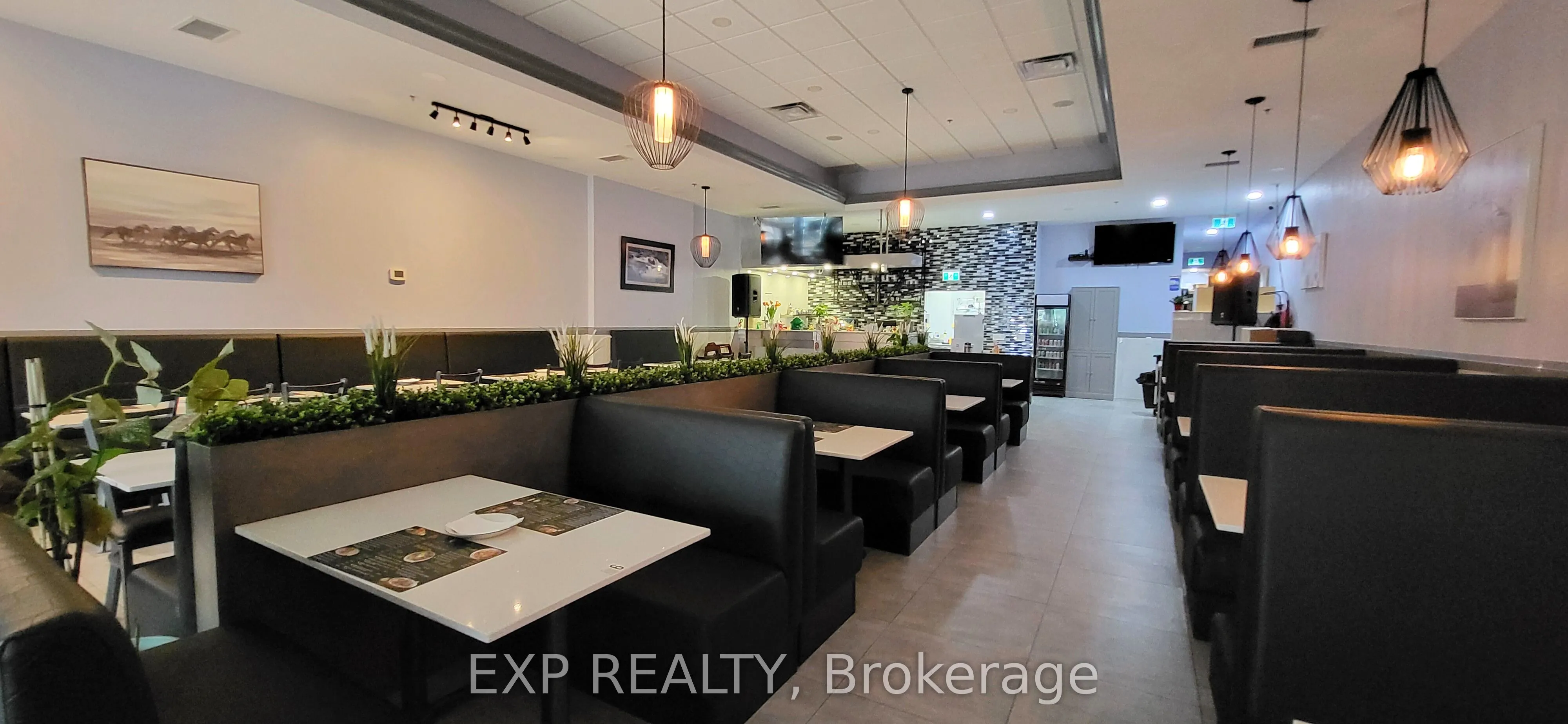 891 Upper James Street, #101, 109