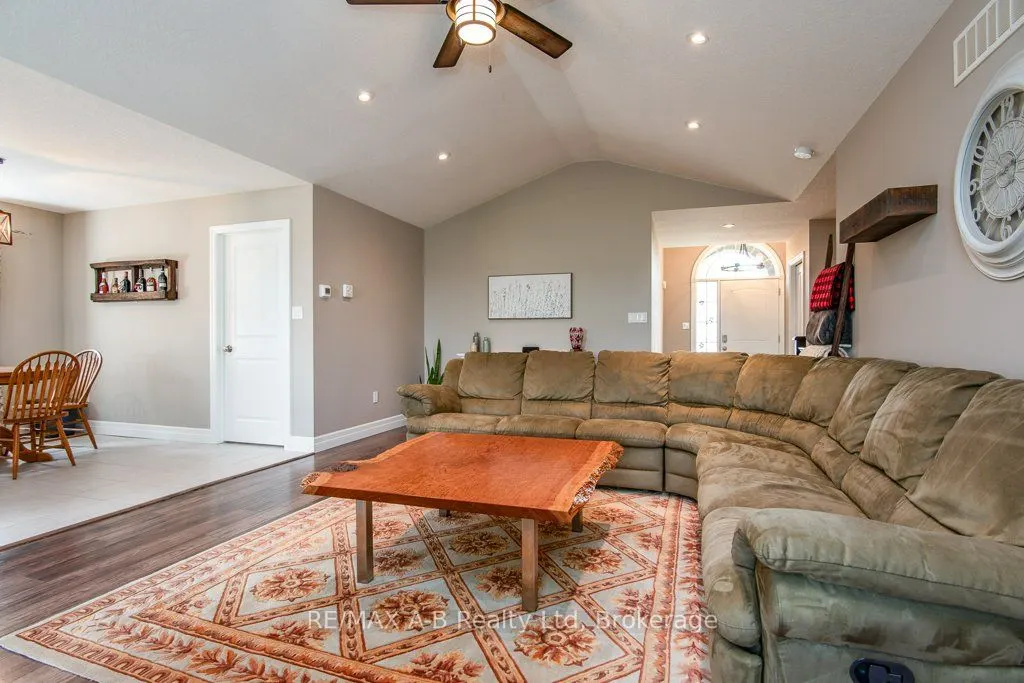 86 Jacob Street W