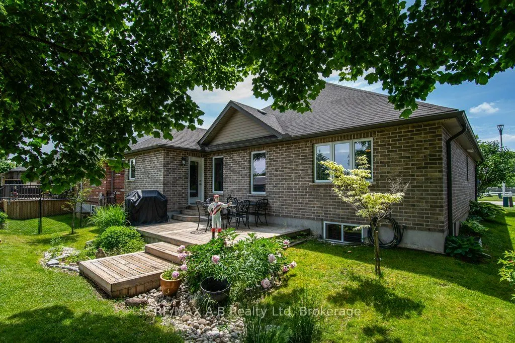 86 Jacob Street W