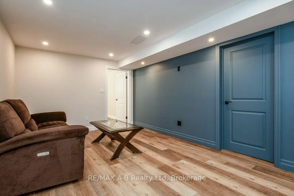 86 Jacob Street W