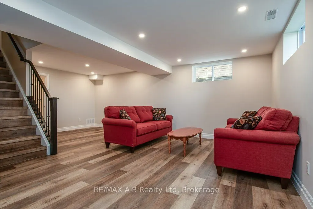 86 Jacob Street W