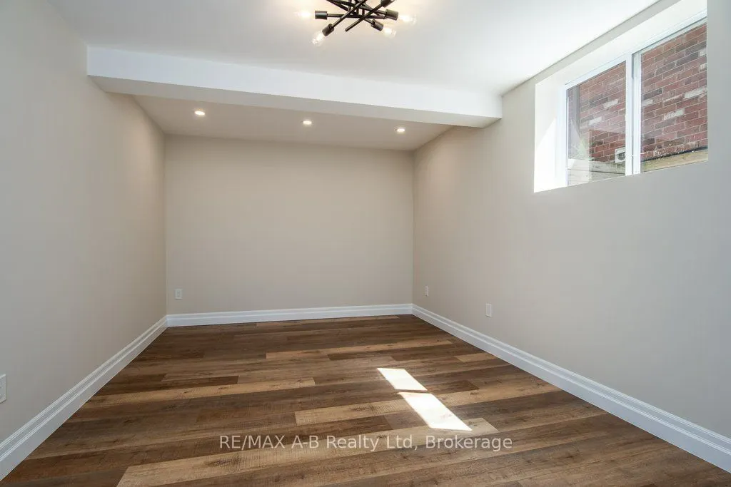 86 Jacob Street W