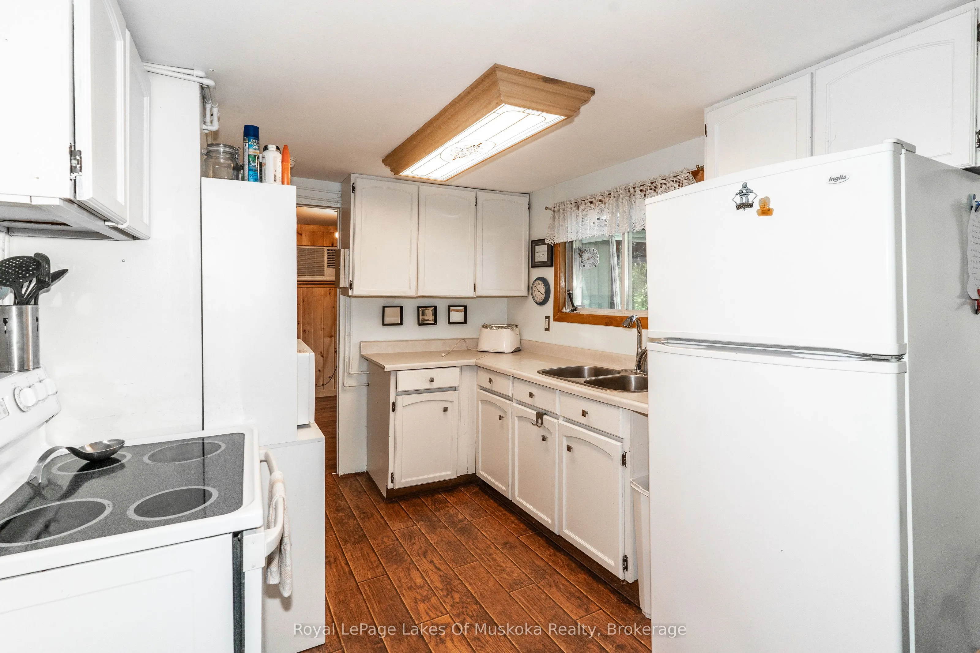 1024/1025 White Pines Road